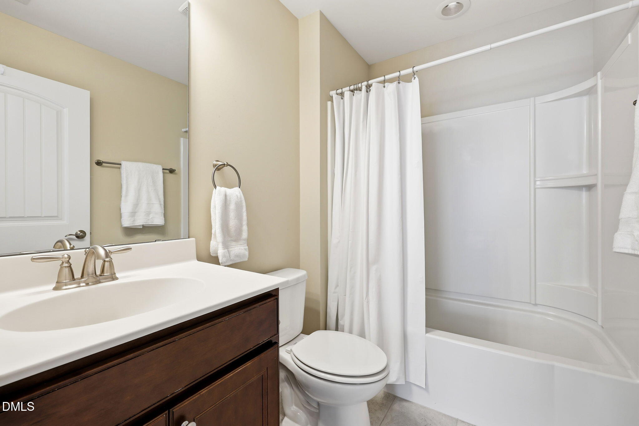 1202 E Rosedale Creek Drive Property Photo 32