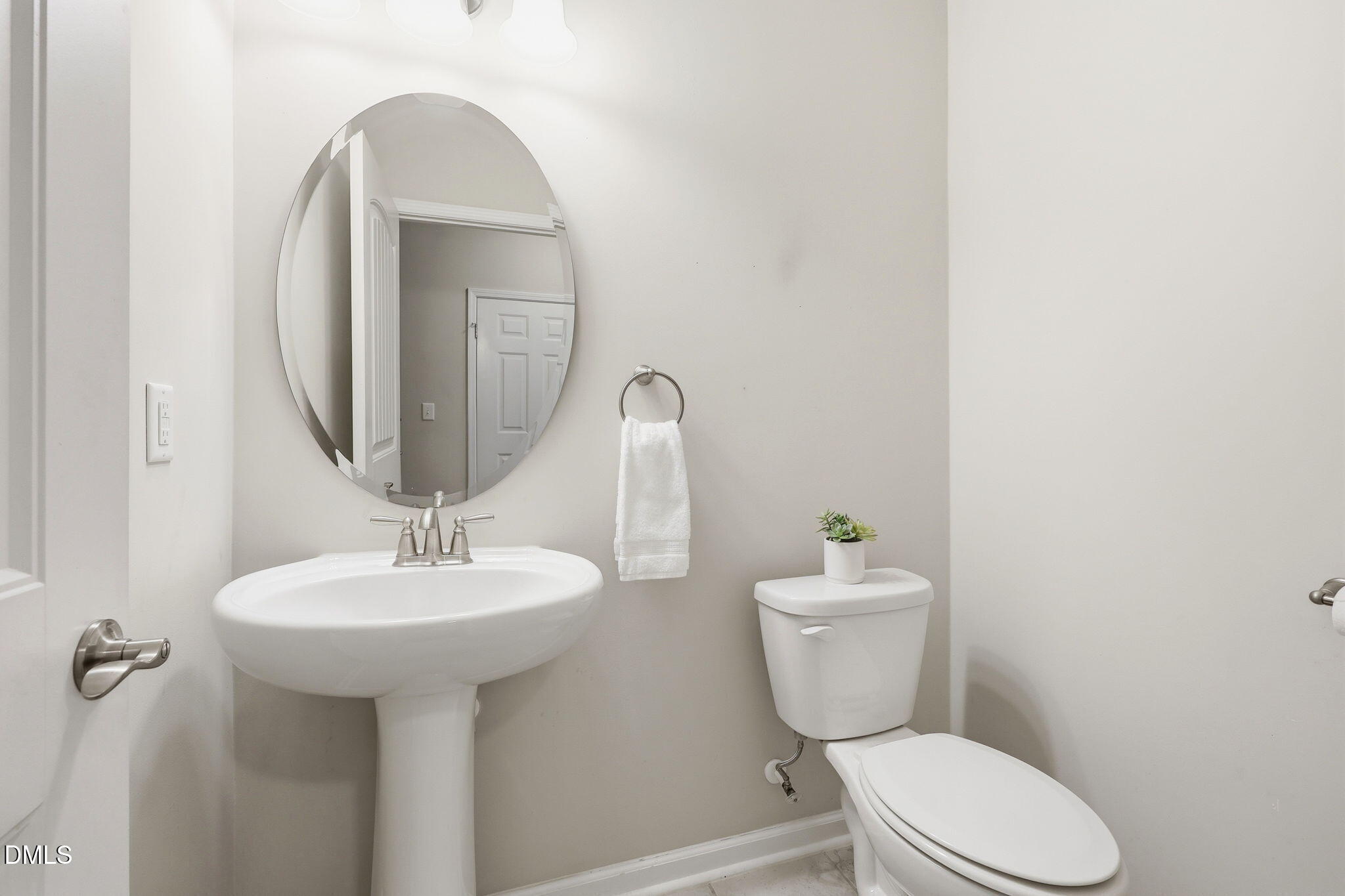 1202 E Rosedale Creek Drive Property Photo 34