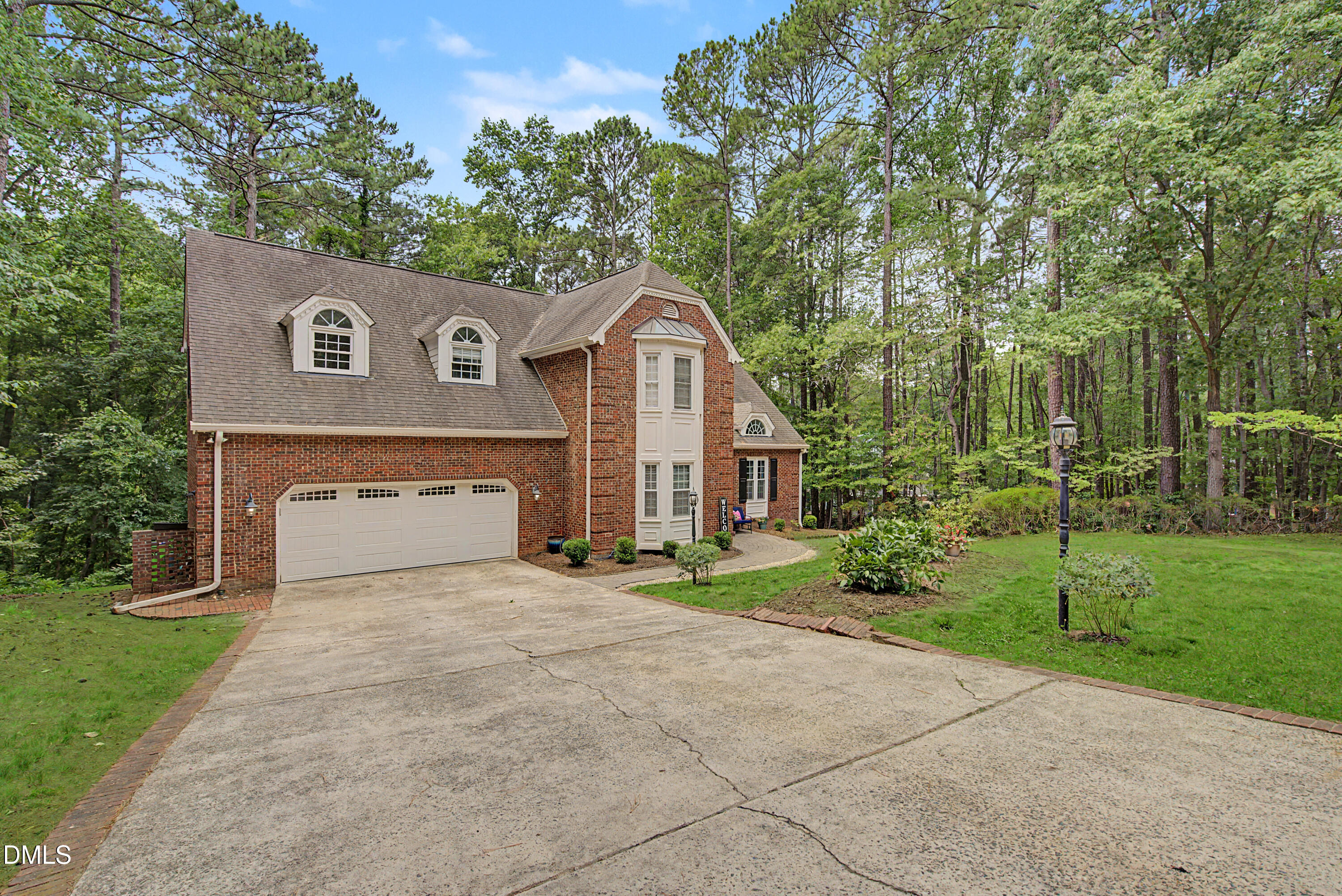 5517 N Hawthorne Way Property Photo 2