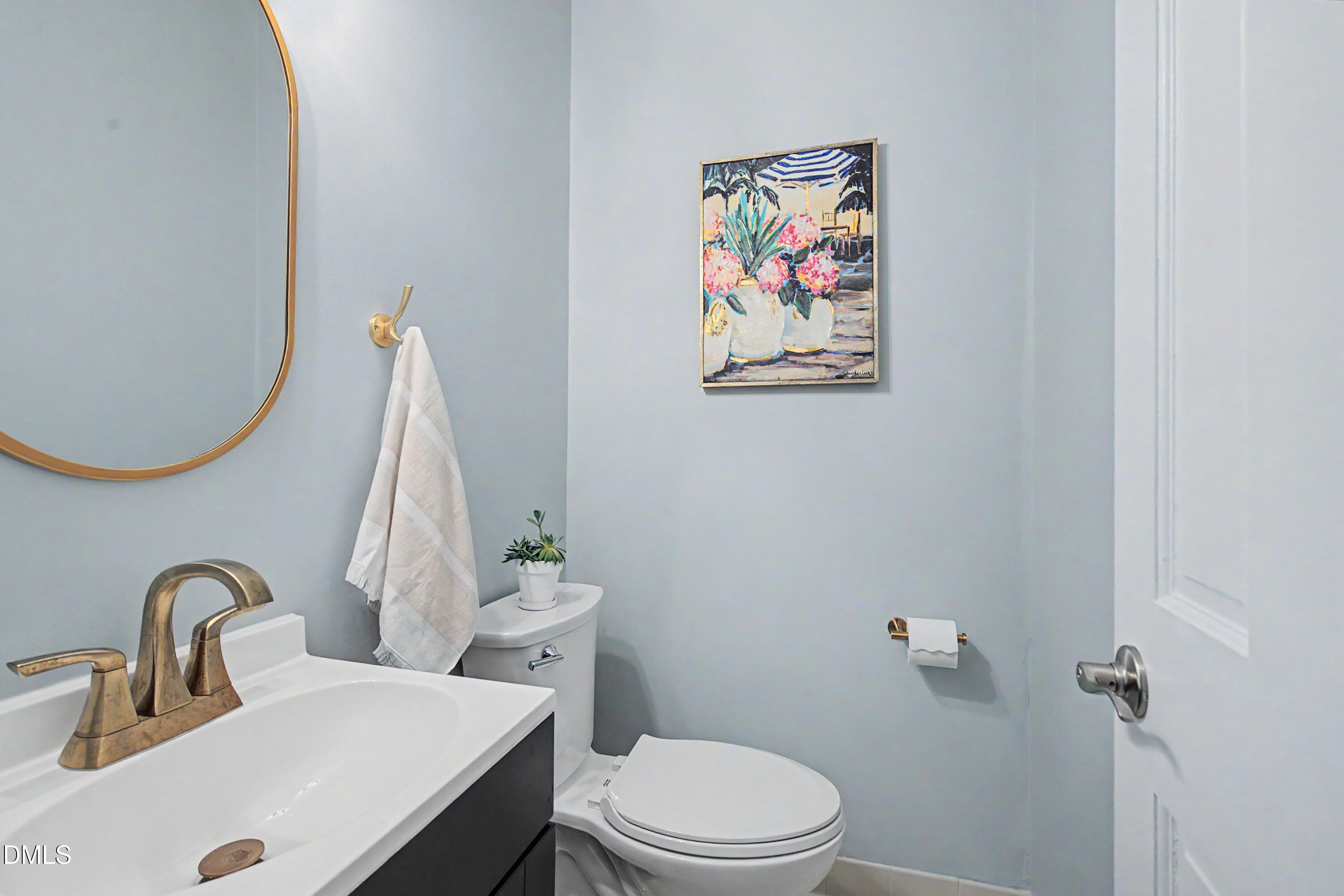 5517 N Hawthorne Way Property Photo 9