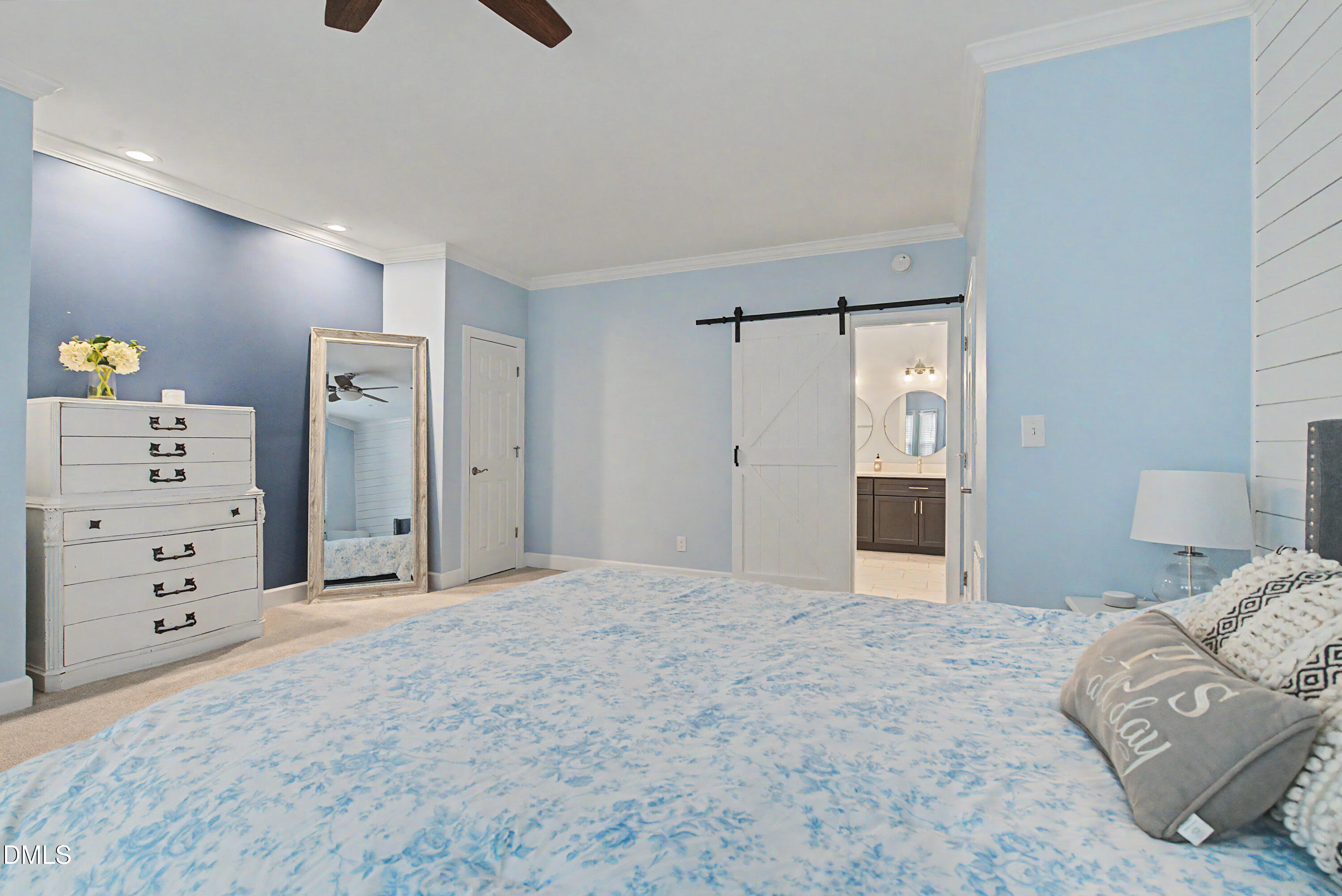 5517 N Hawthorne Way Property Photo 18