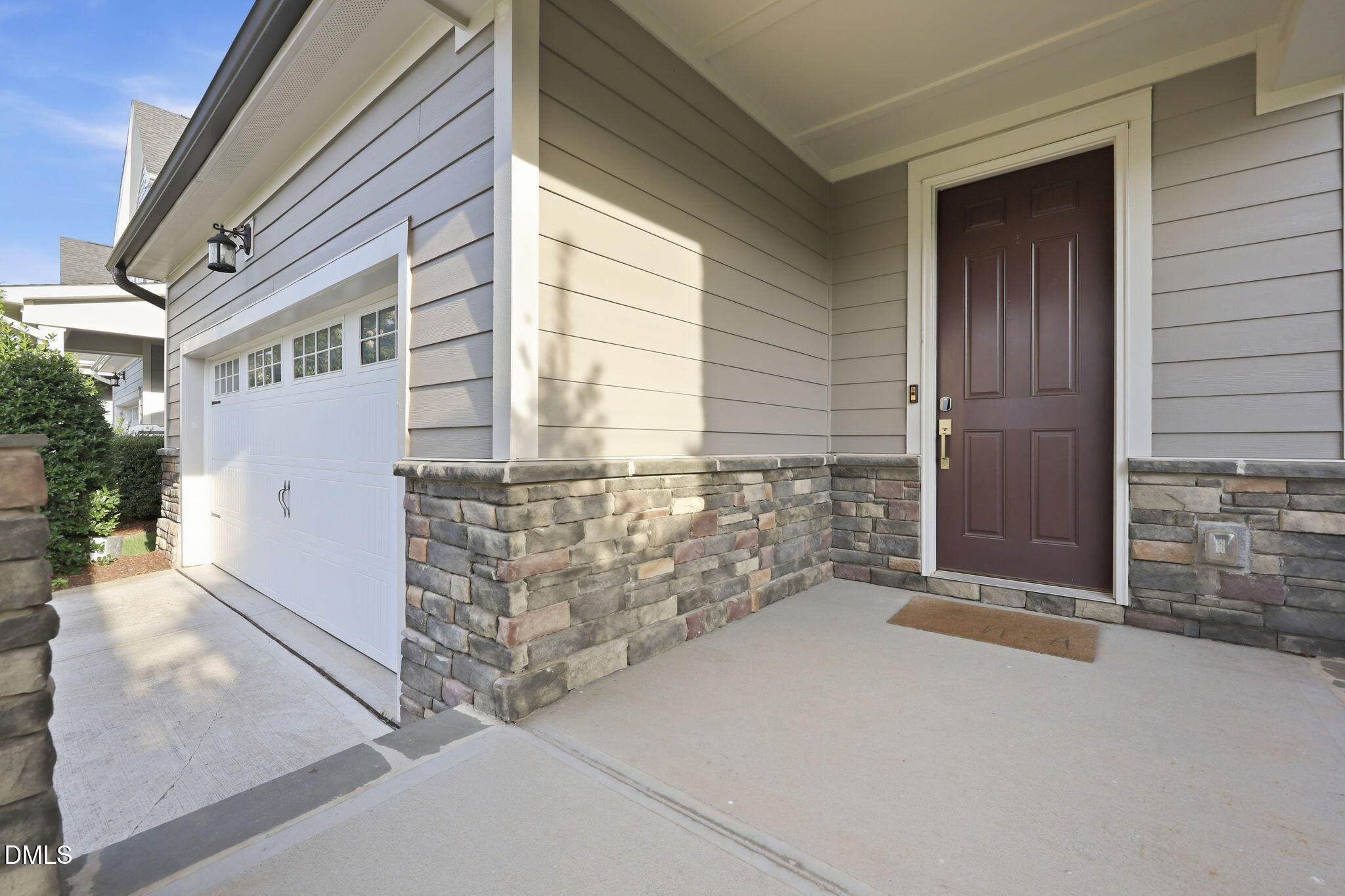 305 Ivy Arbor Way Property Photo 2