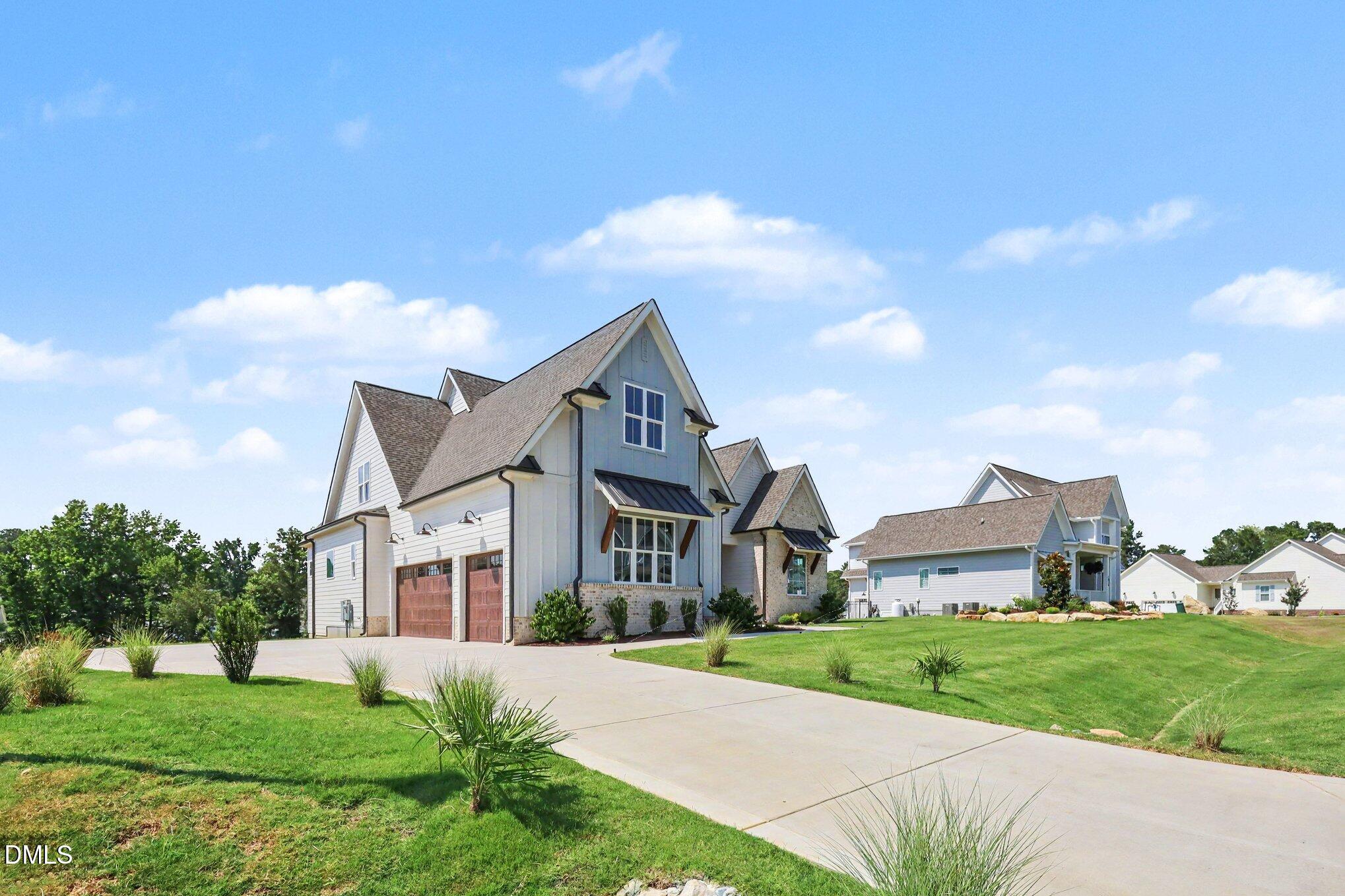 1020 Azalea Garden Circle Property Photo 2