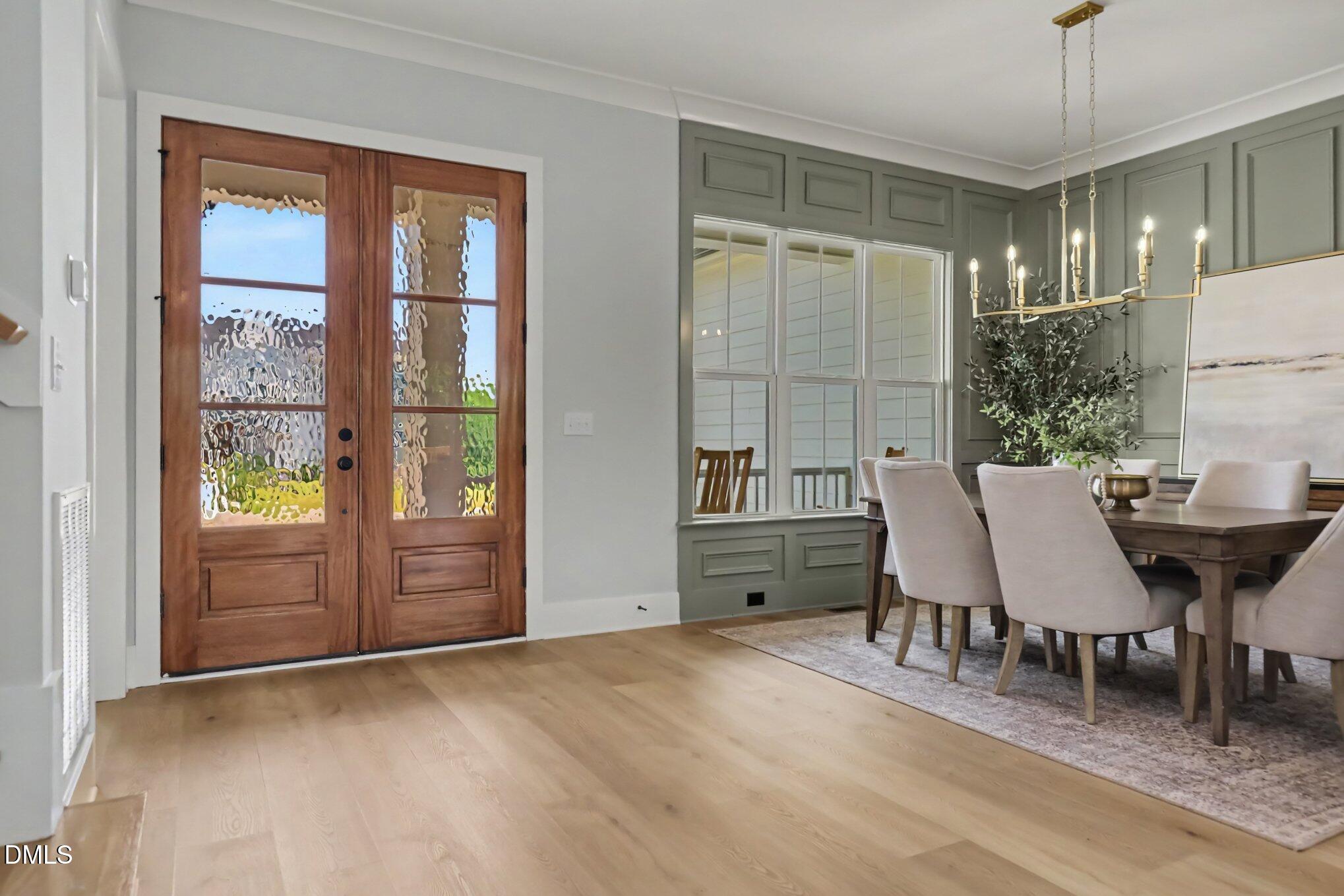 1020 Azalea Garden Circle Property Photo 4