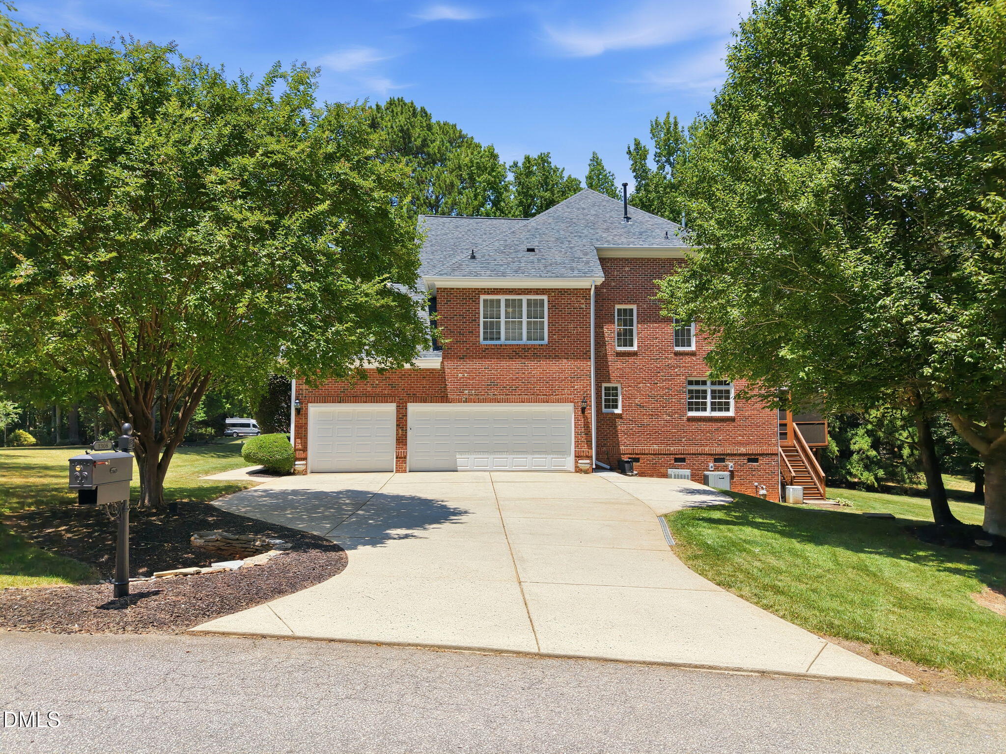 1308 Ballyclare Court Property Photo 9