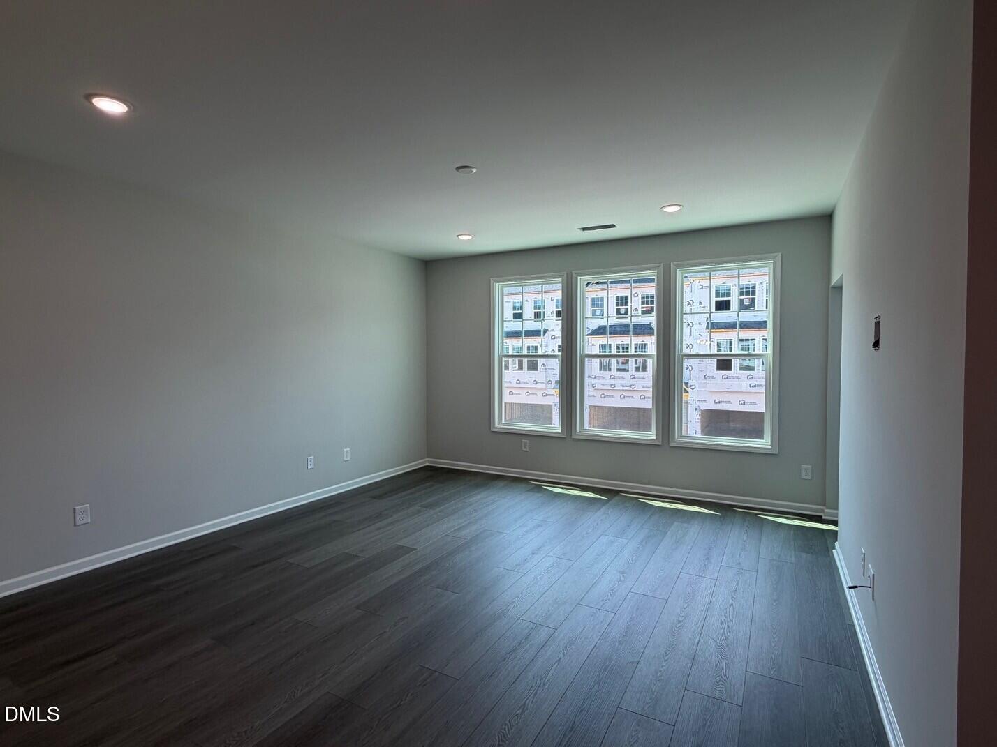 9039 Hazy Jade Way Property Photo 4
