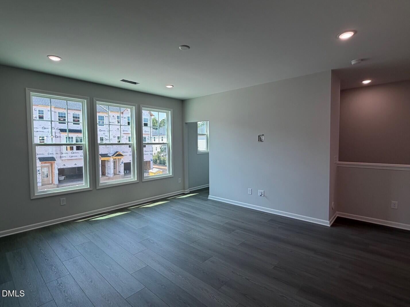 9039 Hazy Jade Way Property Photo 5