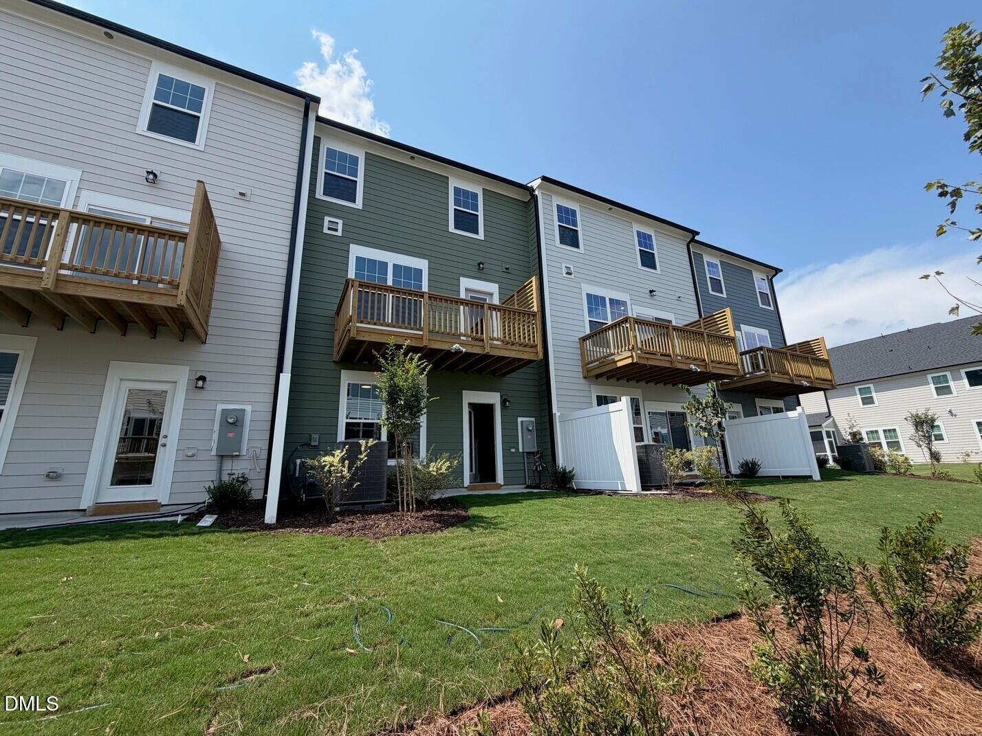 9039 Hazy Jade Way Property Photo 14
