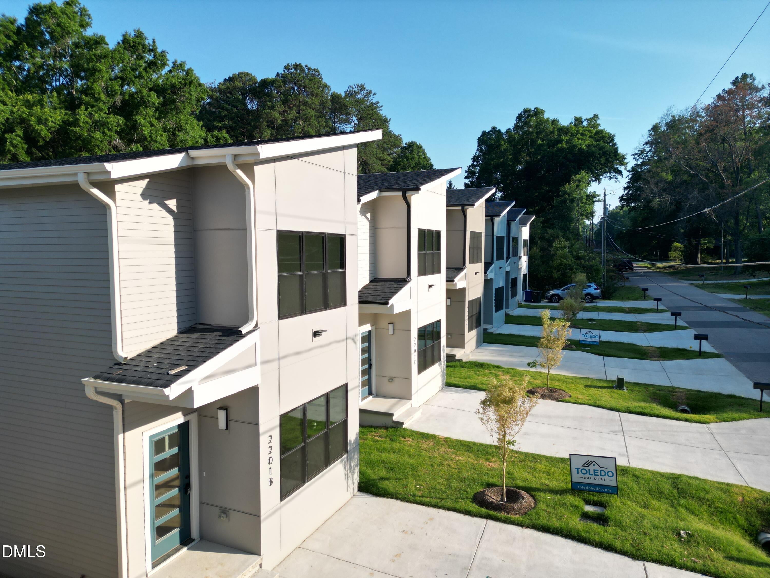 2201 Tampa Avenue Property Photo 1