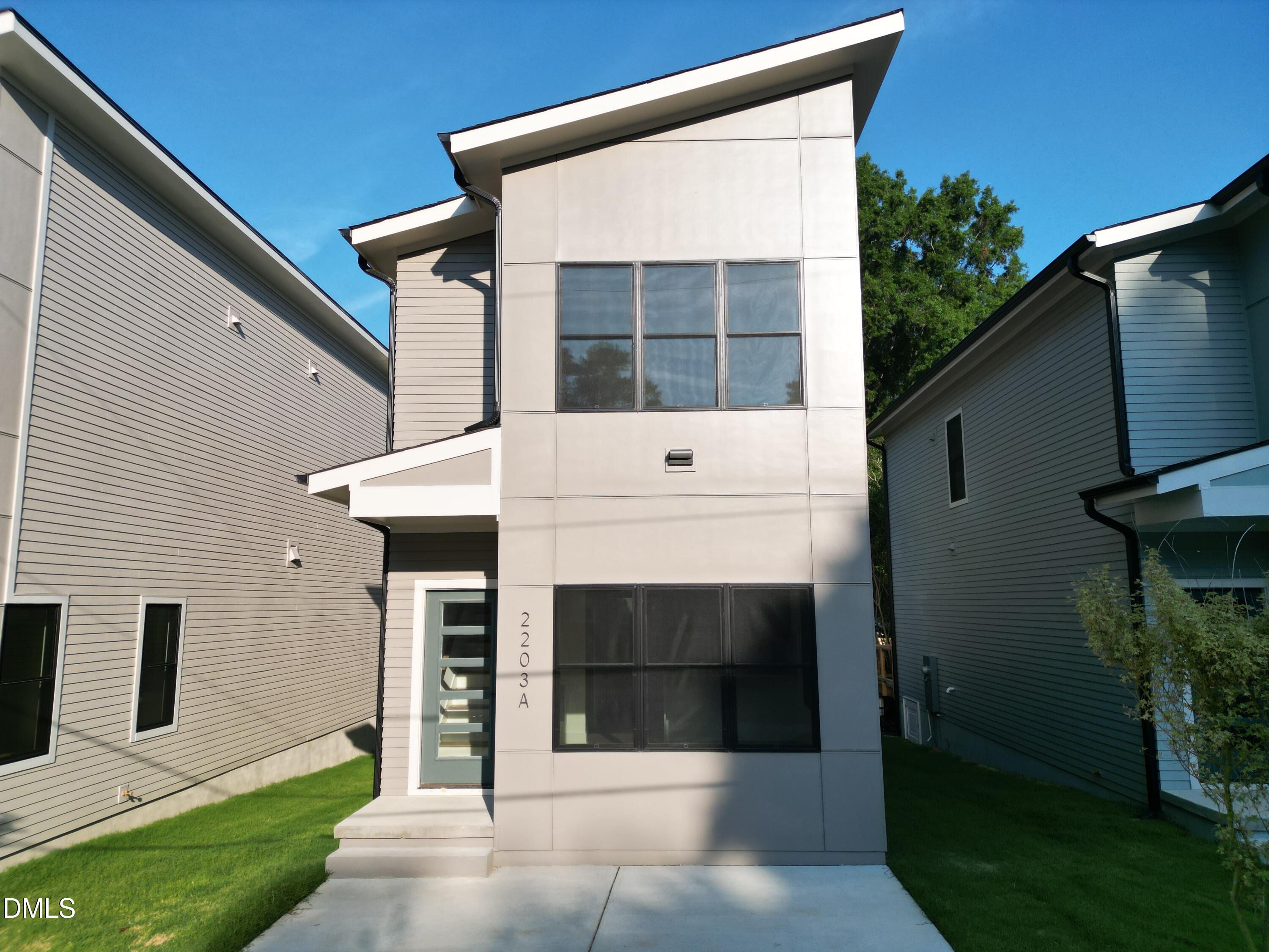 2201 Tampa Avenue Property Photo 8