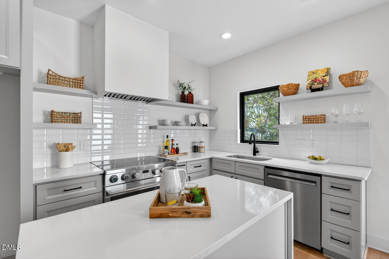 2201 Tampa Avenue Property Photo 16