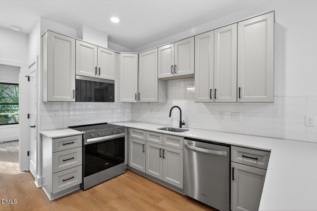 2201 Tampa Avenue Property Photo 37