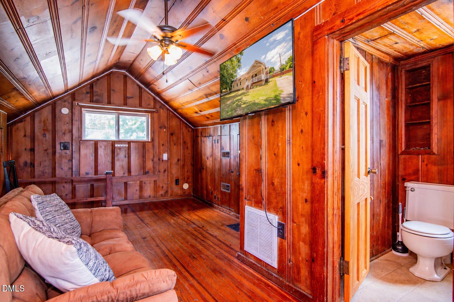 407 Hamilton Street Property Photo 17