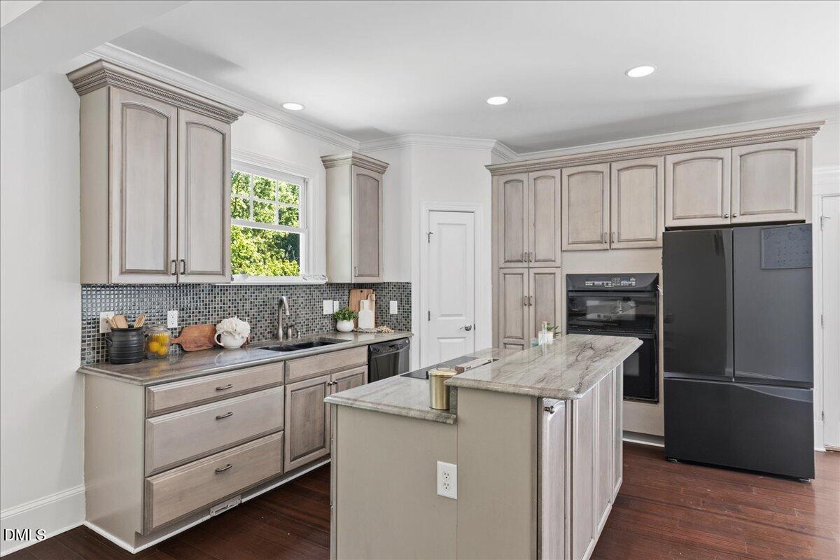 1304 Flying Hawk Road Property Photo 11