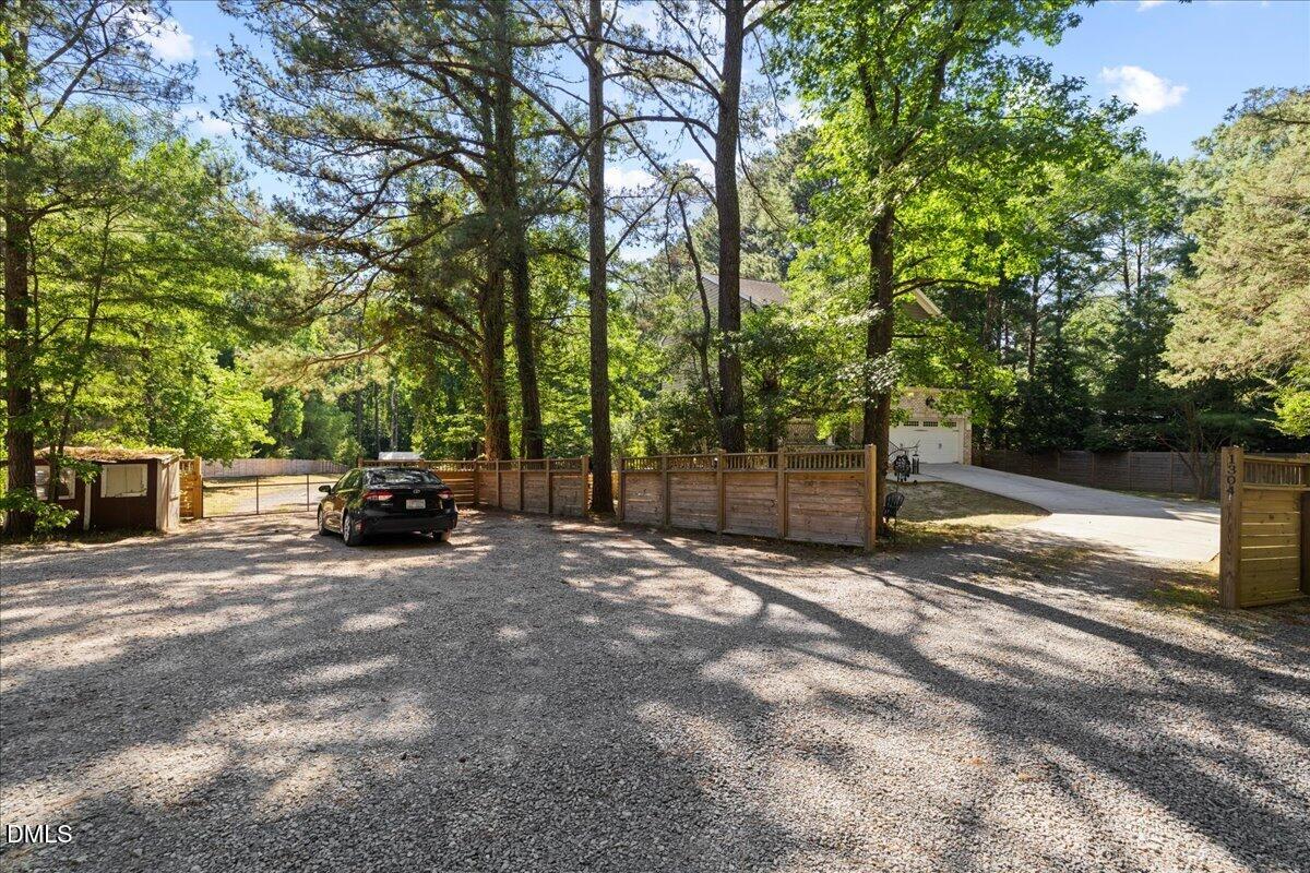 1304 Flying Hawk Road Property Photo 44
