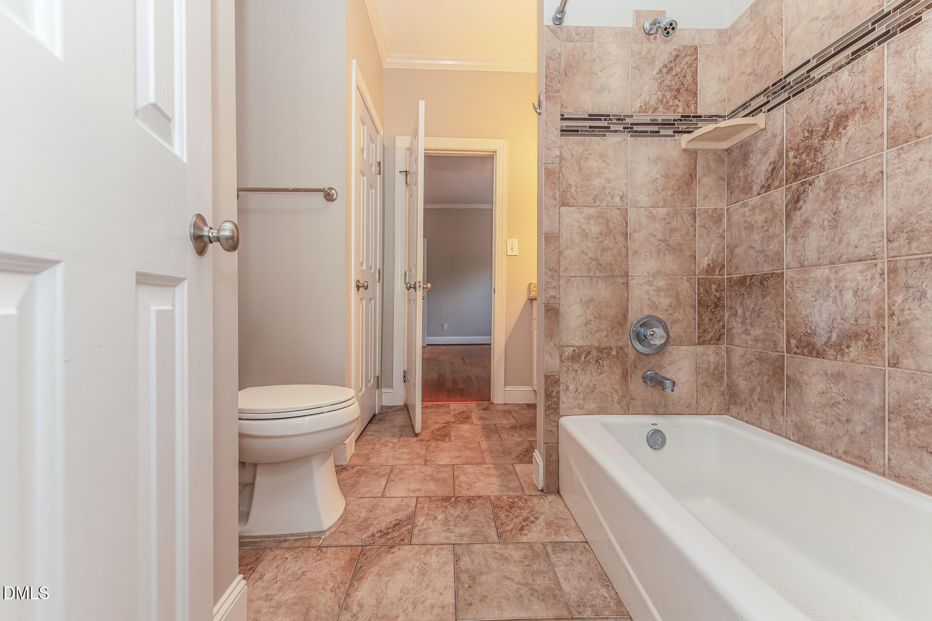 302 Versailles Drive Property Photo 12