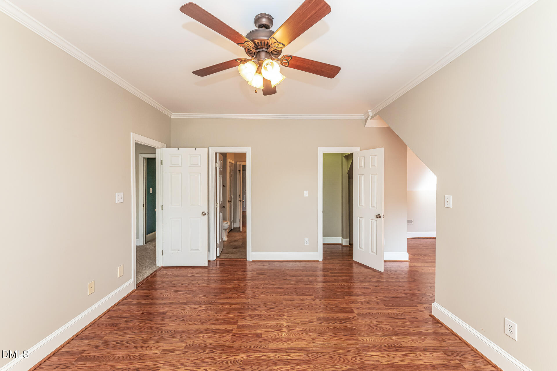 302 Versailles Drive Property Photo 15
