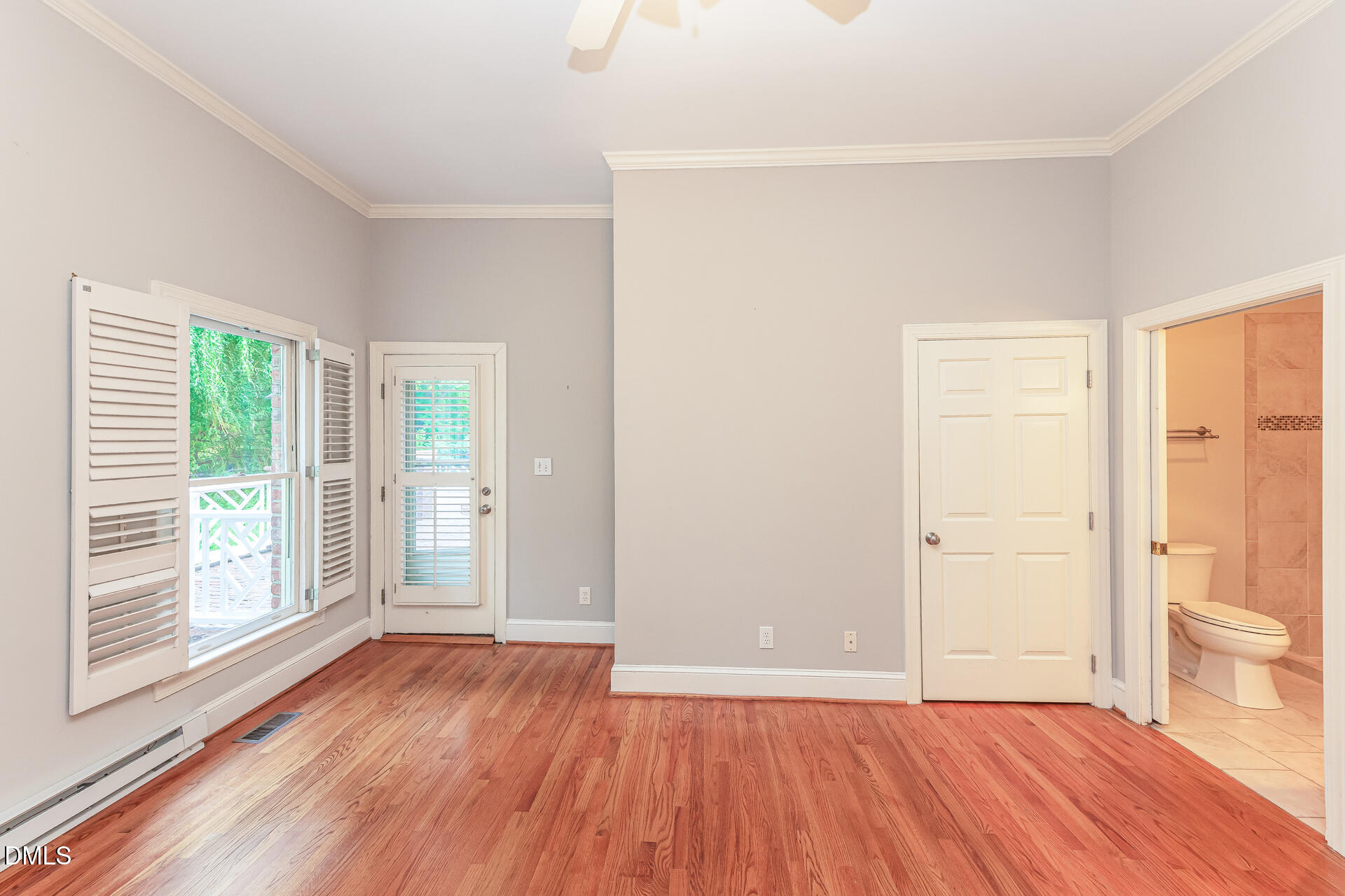 302 Versailles Drive Property Photo 16