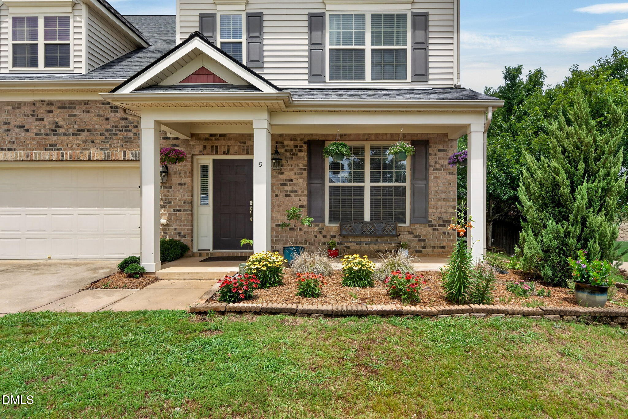 5 E Smoketree Court Property Photo 2