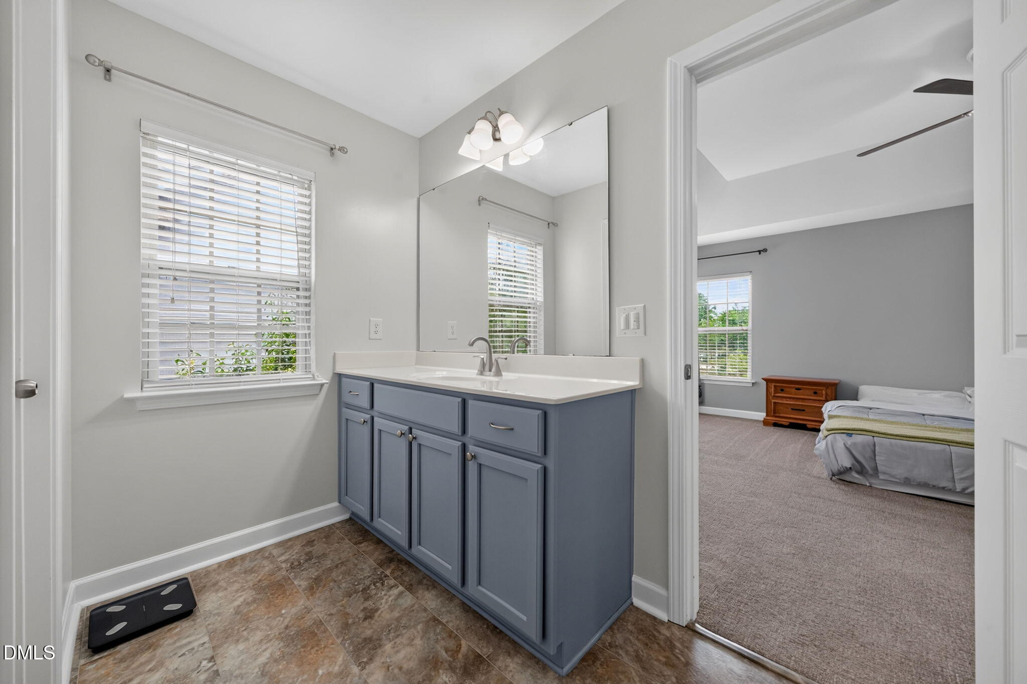 5 E Smoketree Court Property Photo 31