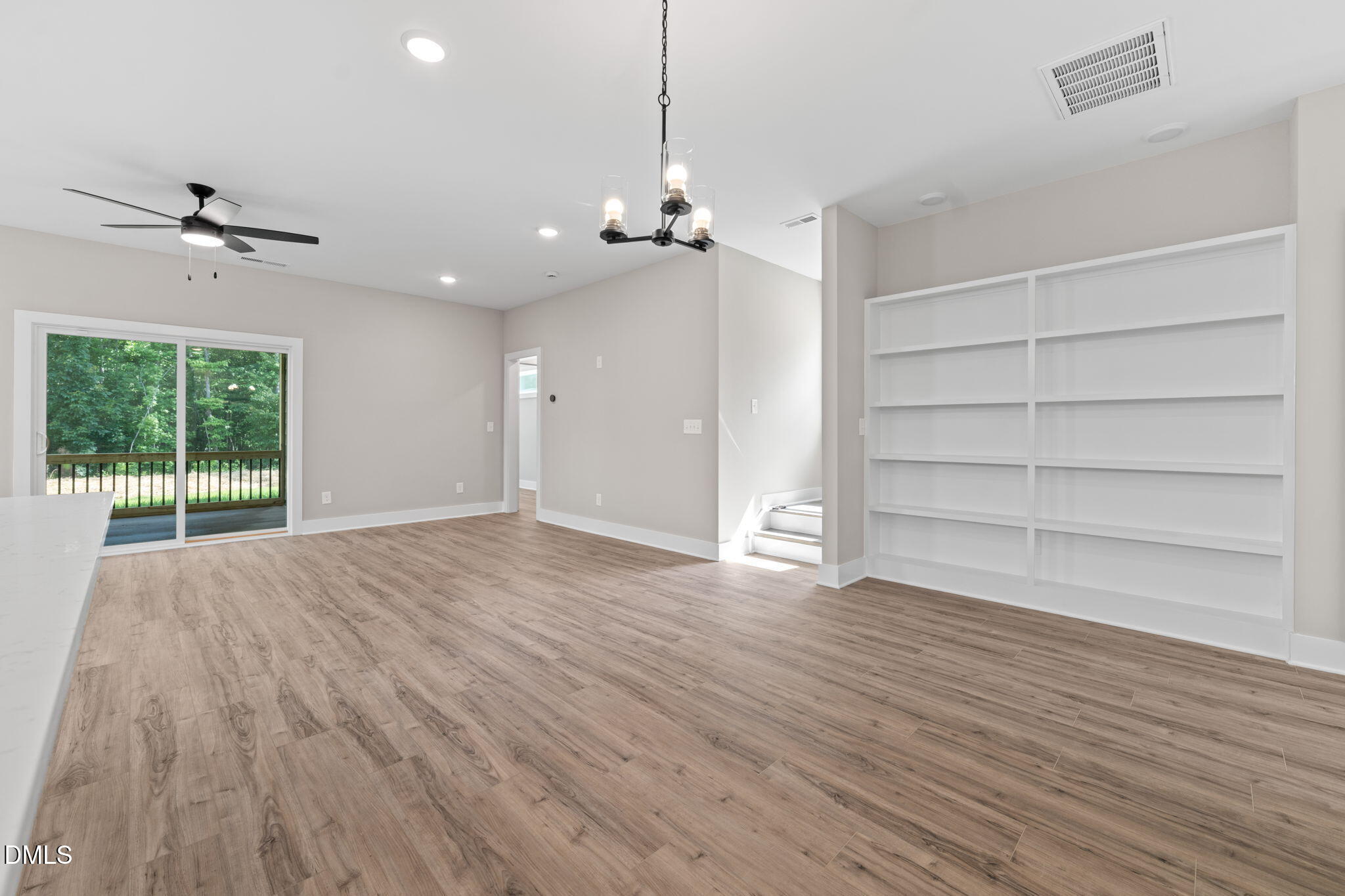215 Summer Breeze Drive Property Photo 11