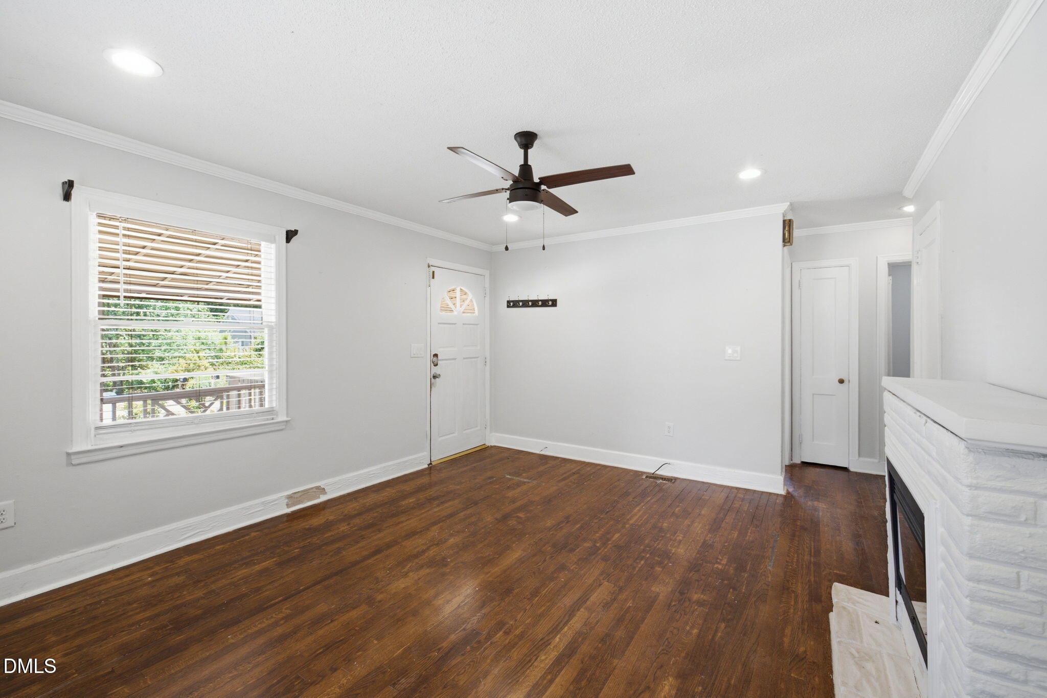 2716 Knowles Street Property Photo 4
