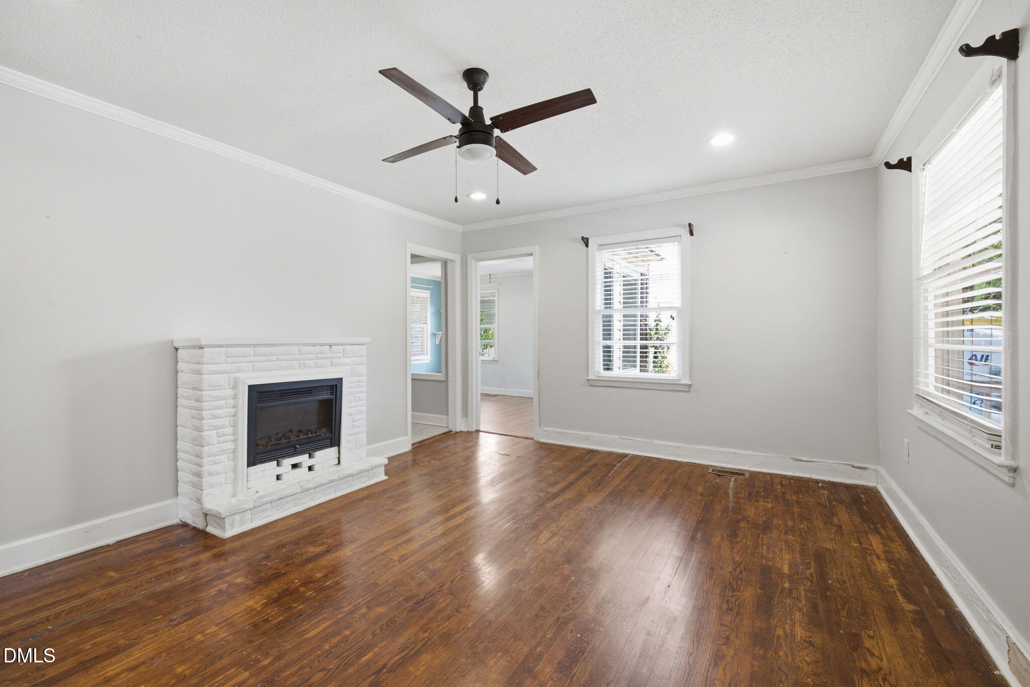 2716 Knowles Street Property Photo 5
