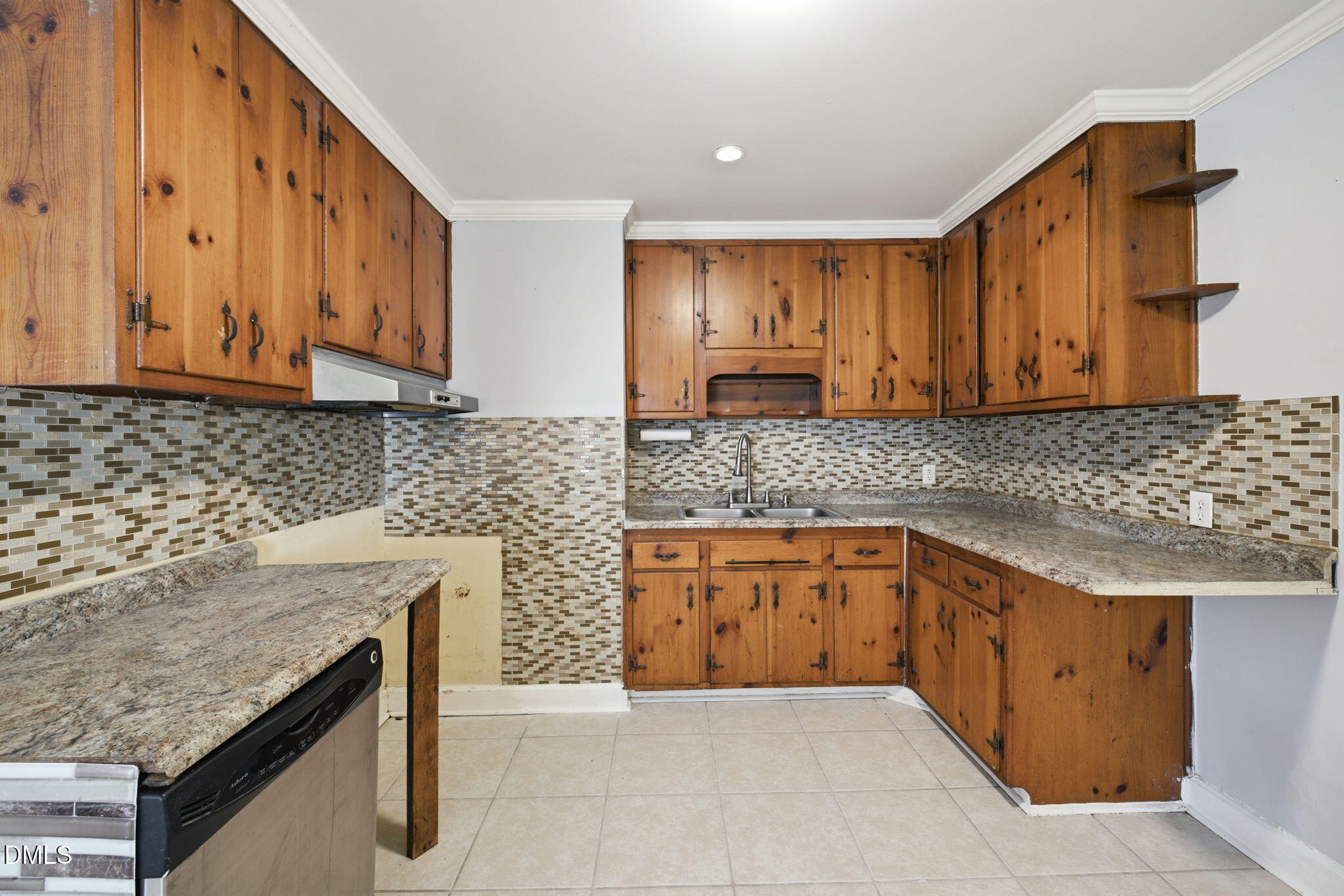 2716 Knowles Street Property Photo 6