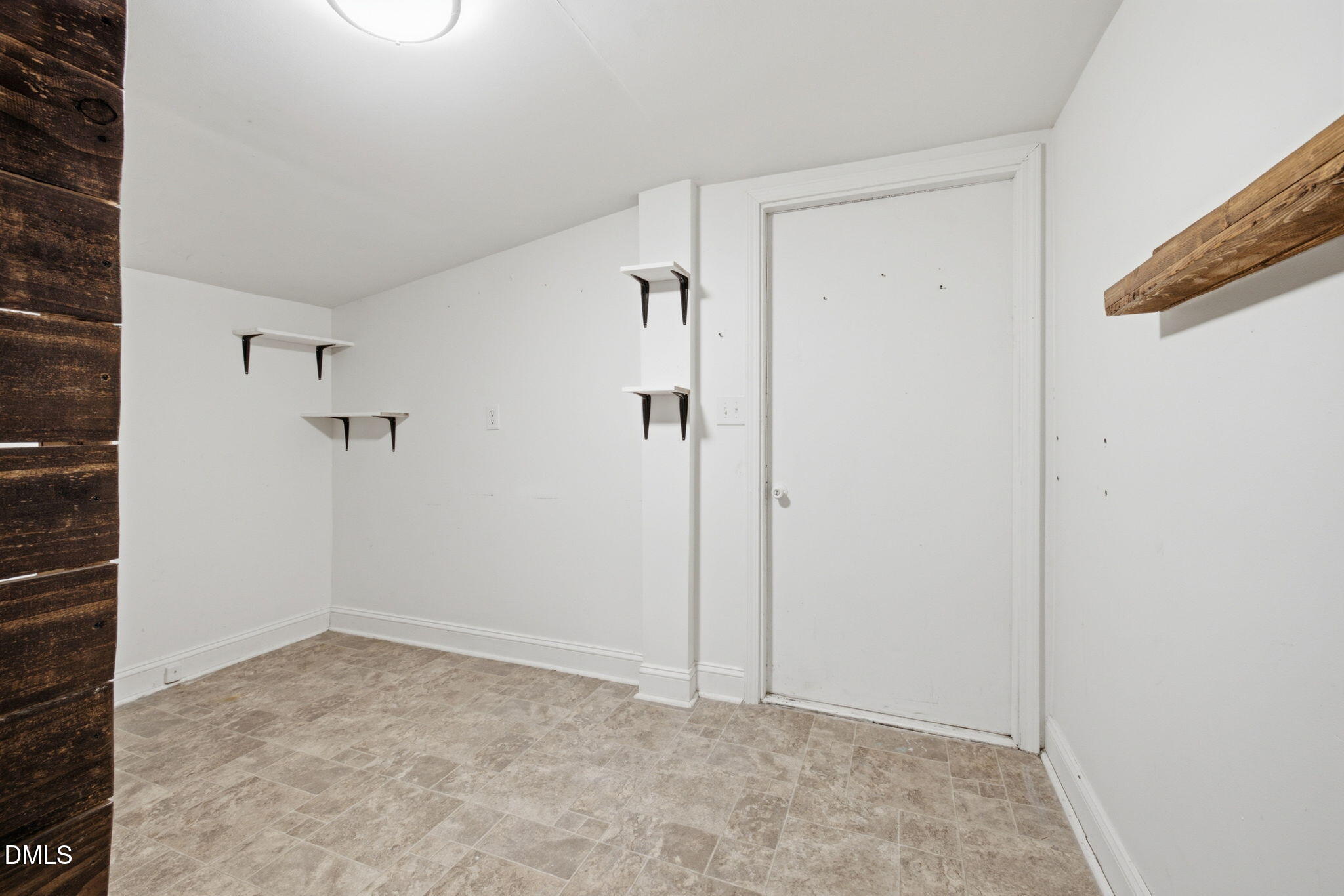 2716 Knowles Street Property Photo 20