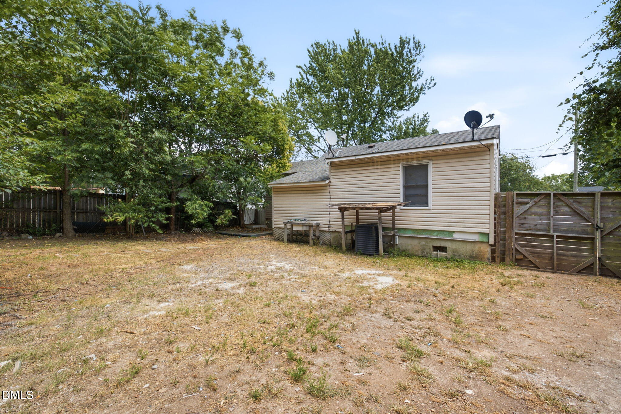 2716 Knowles Street Property Photo 23
