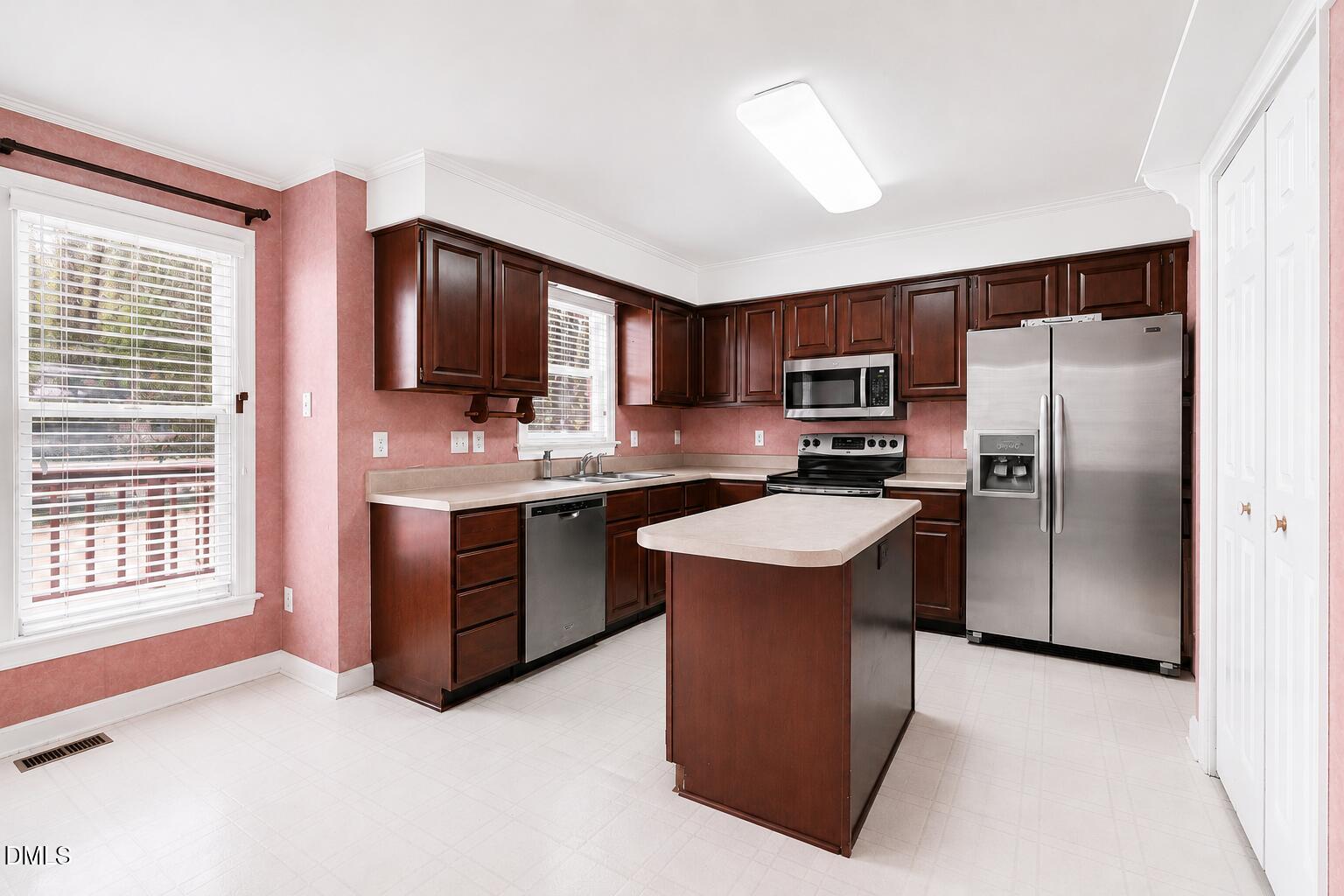 104 Light Falls Drive Property Photo 16