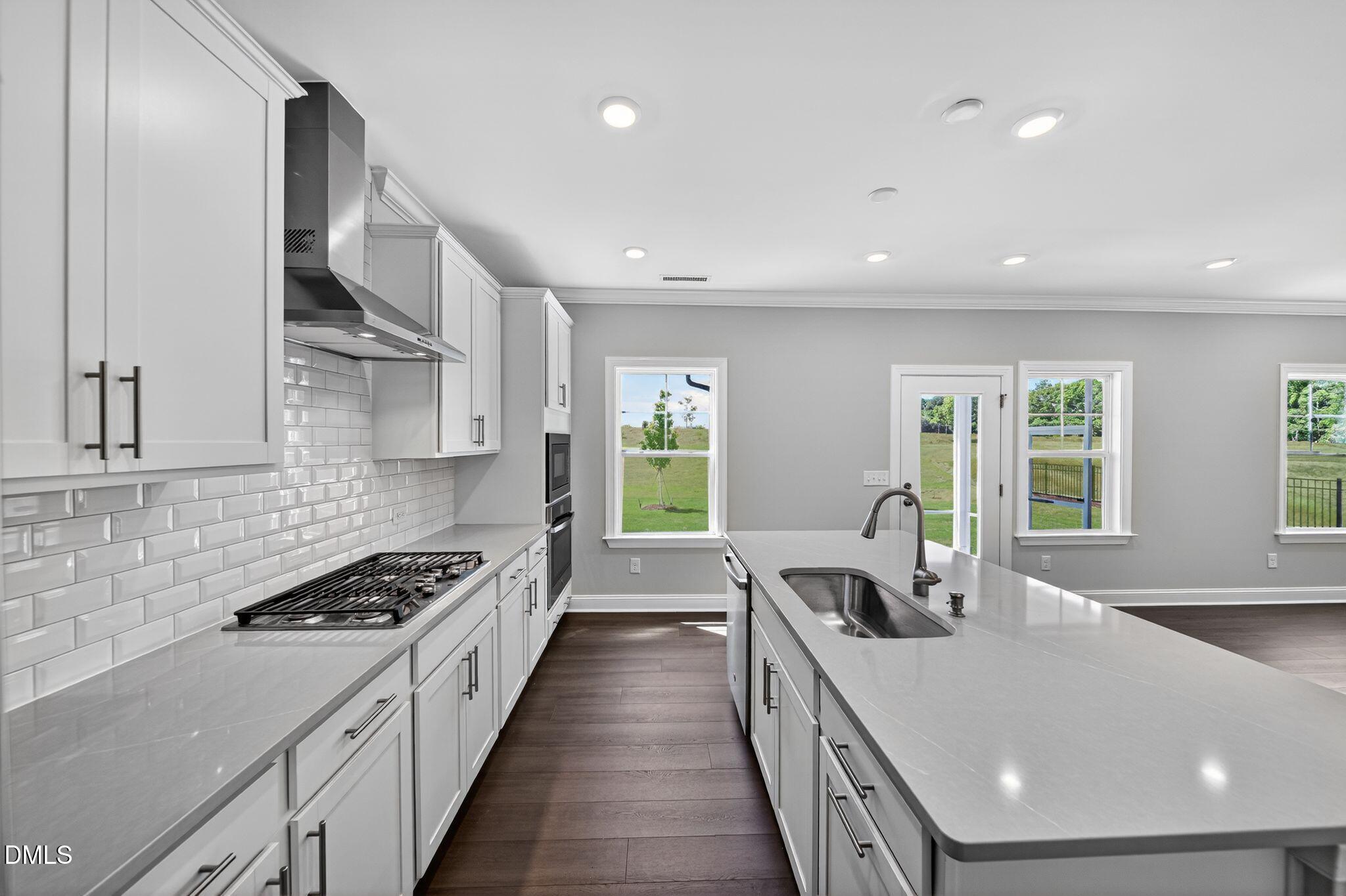 2816 Warm Breeze Way Property Photo 4