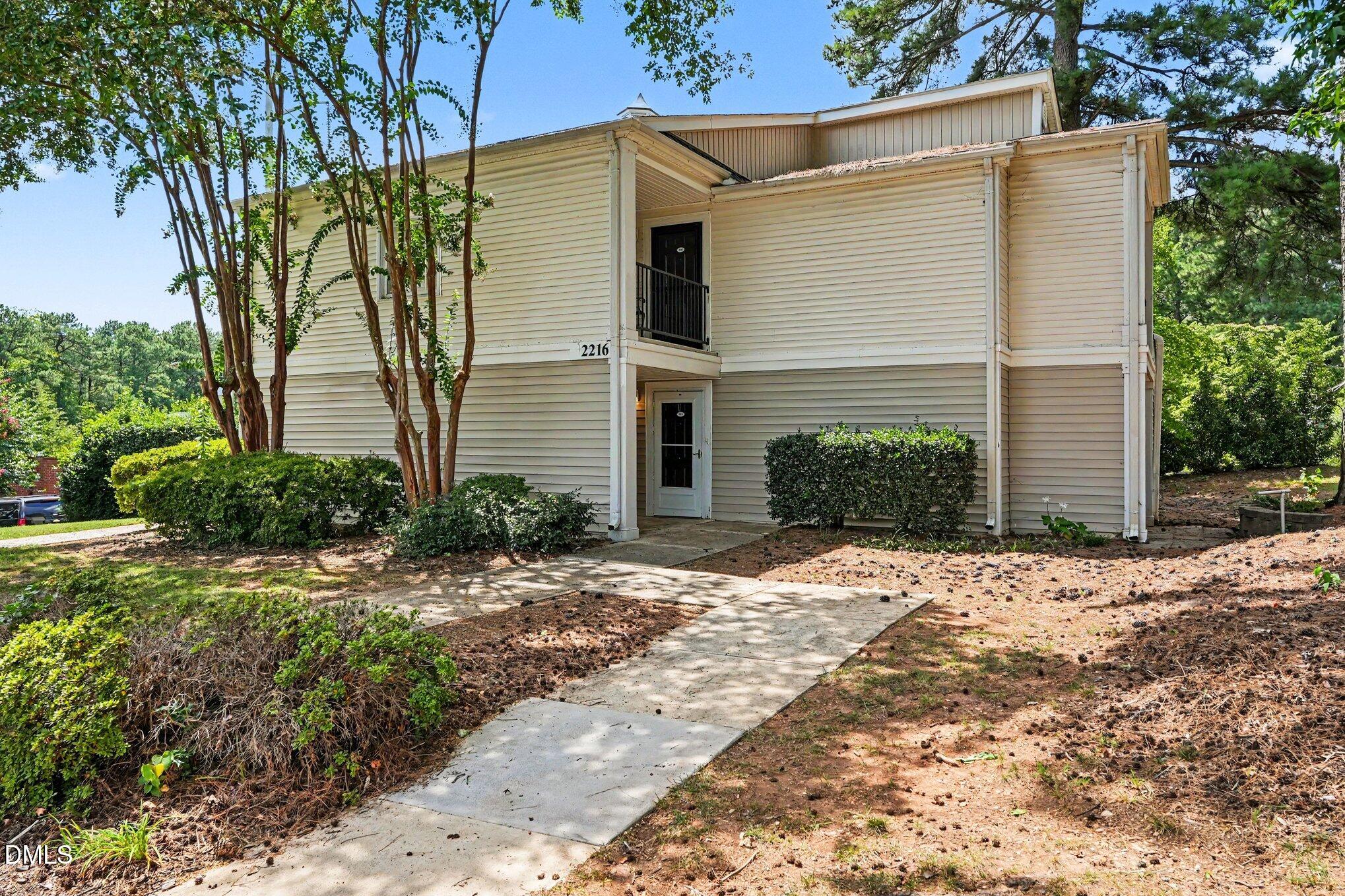 2216 Myron Drive 102 Property Photo 4