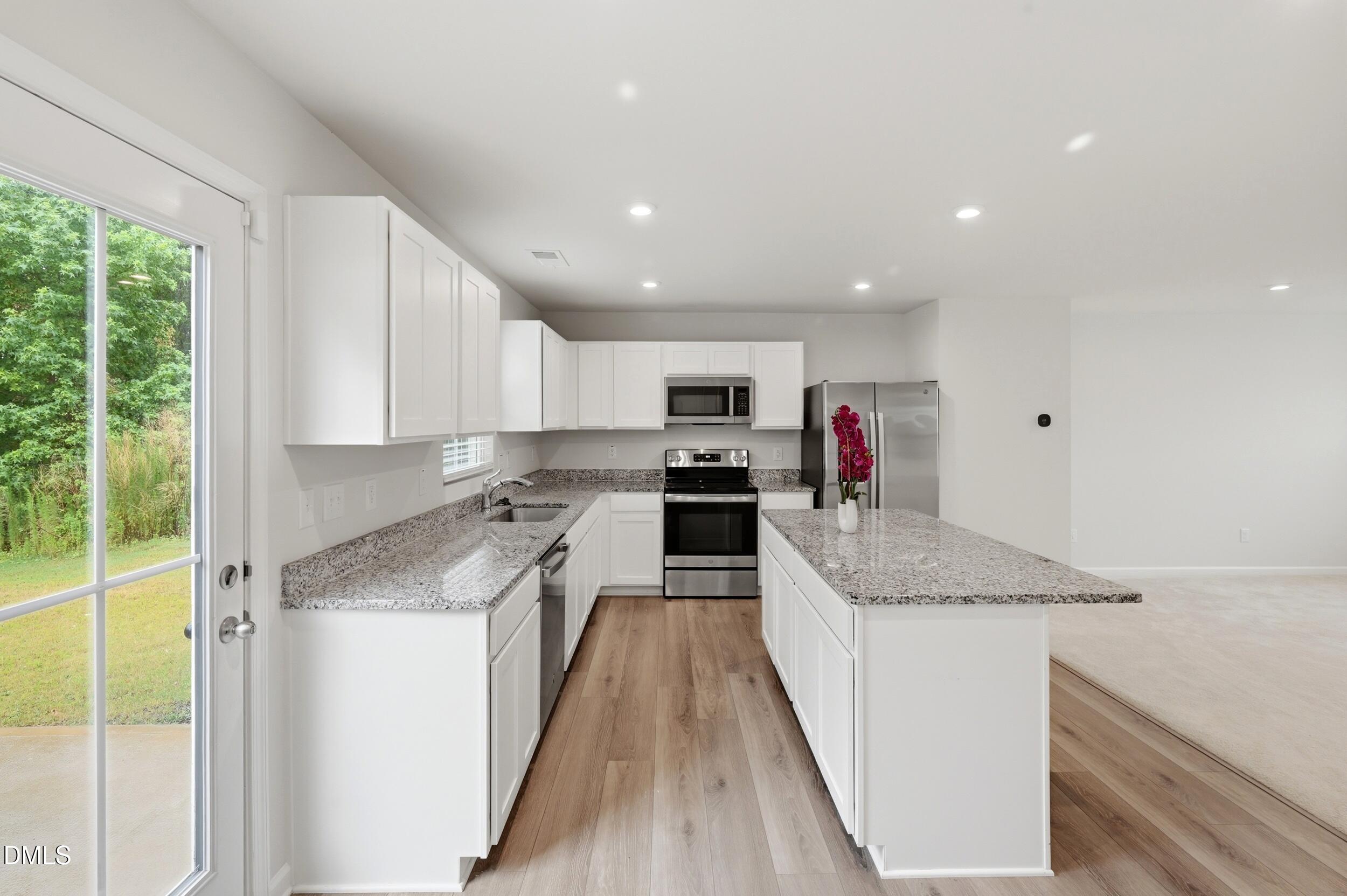 473 Lavatera Drive Property Photo 4