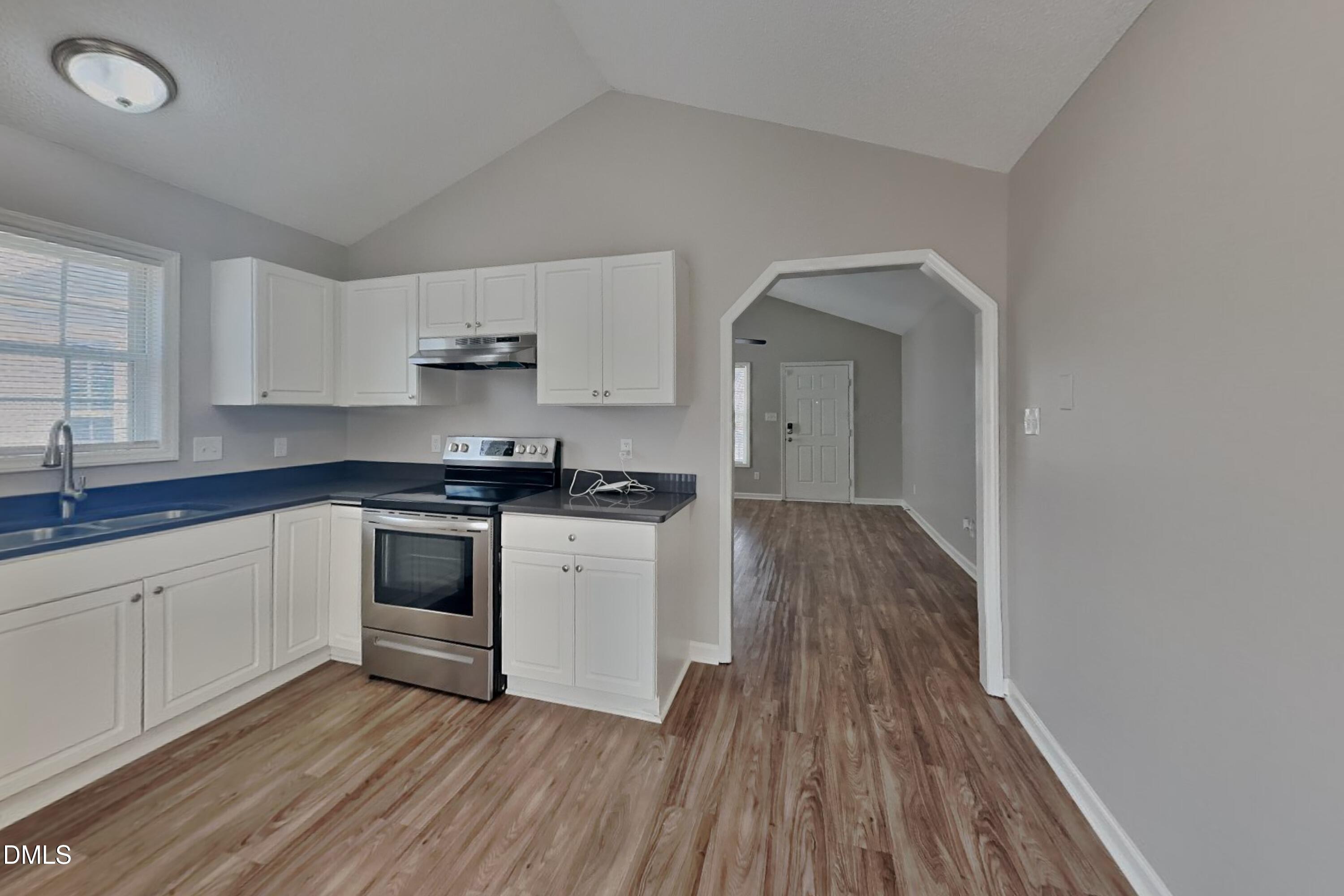 5169 Parkerwood Drive Property Photo 4