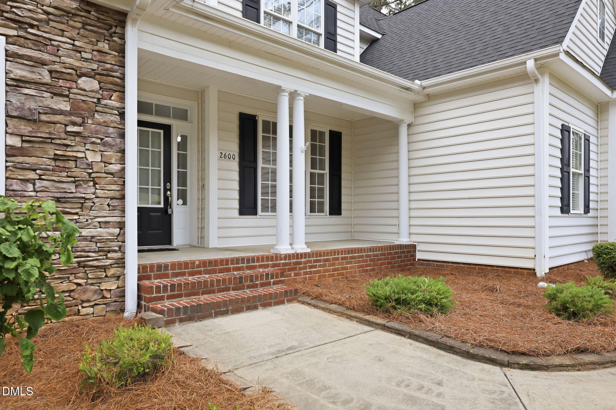 2600 Buckingham Drive Property Photo 10