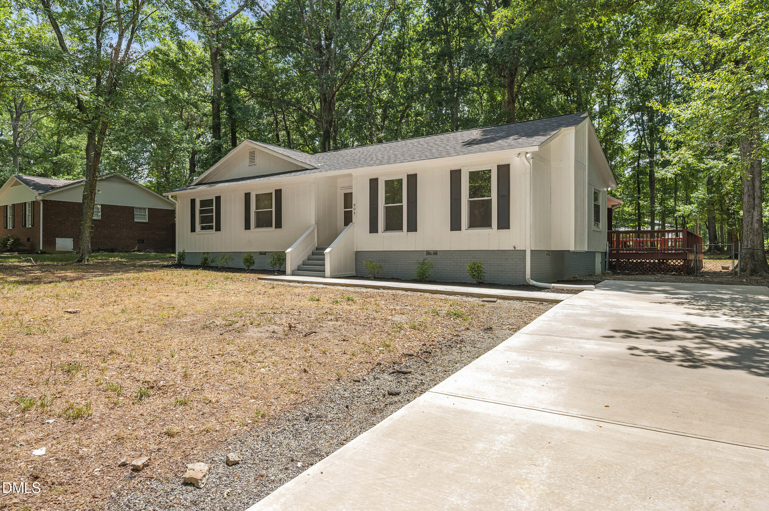 809 Royal Oaks Drive Property Photo 3