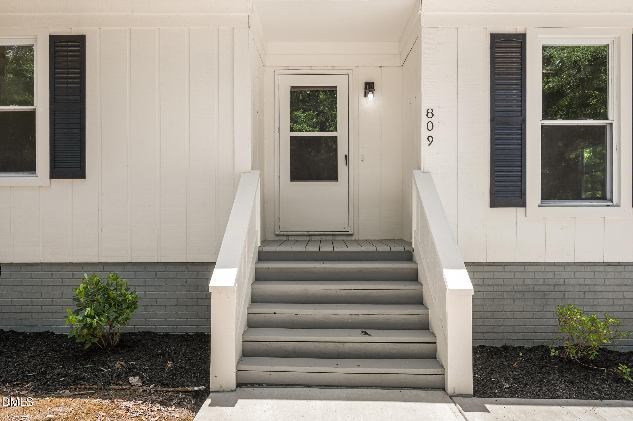809 Royal Oaks Drive Property Photo 6