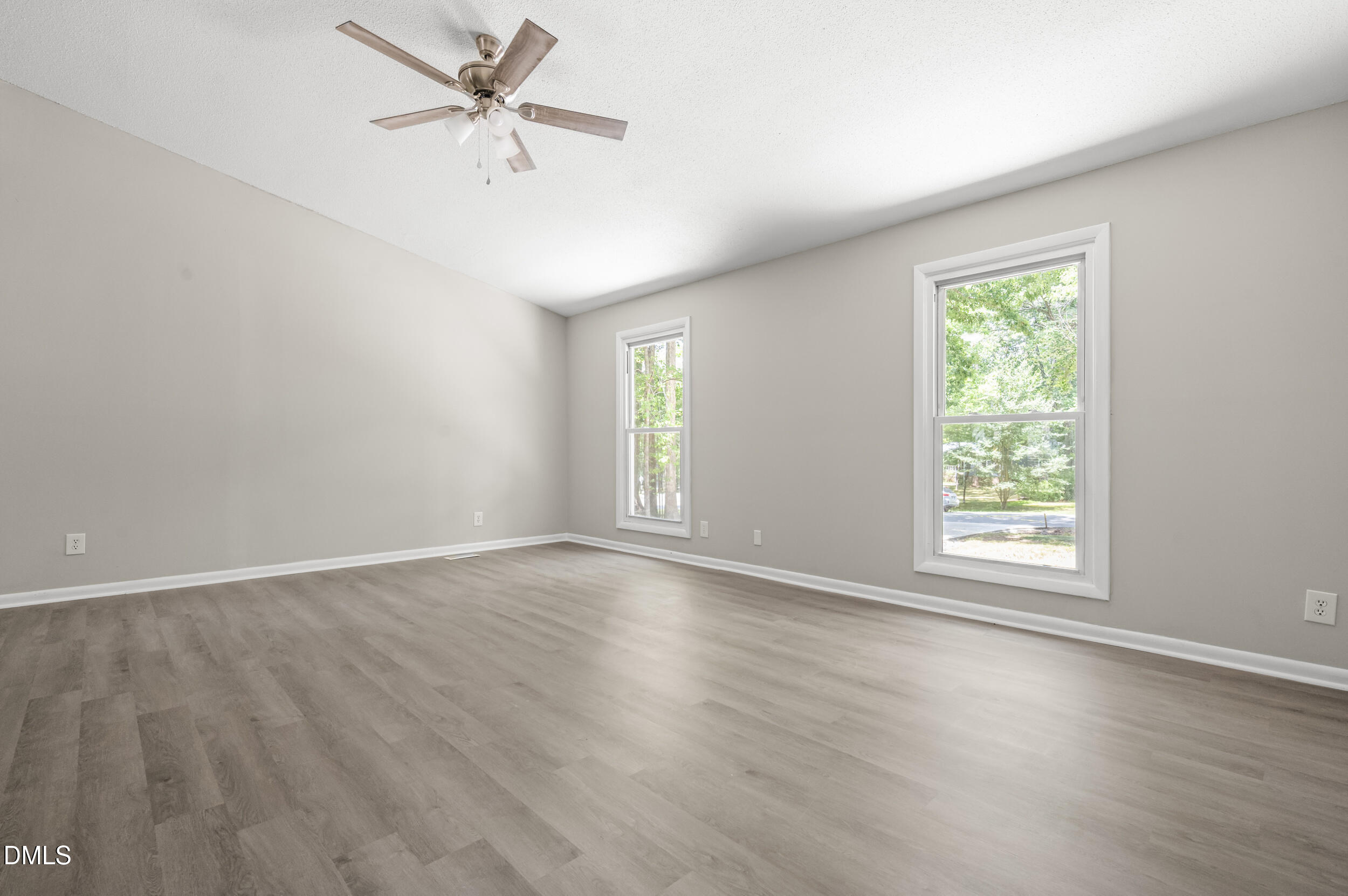 809 Royal Oaks Drive Property Photo 10