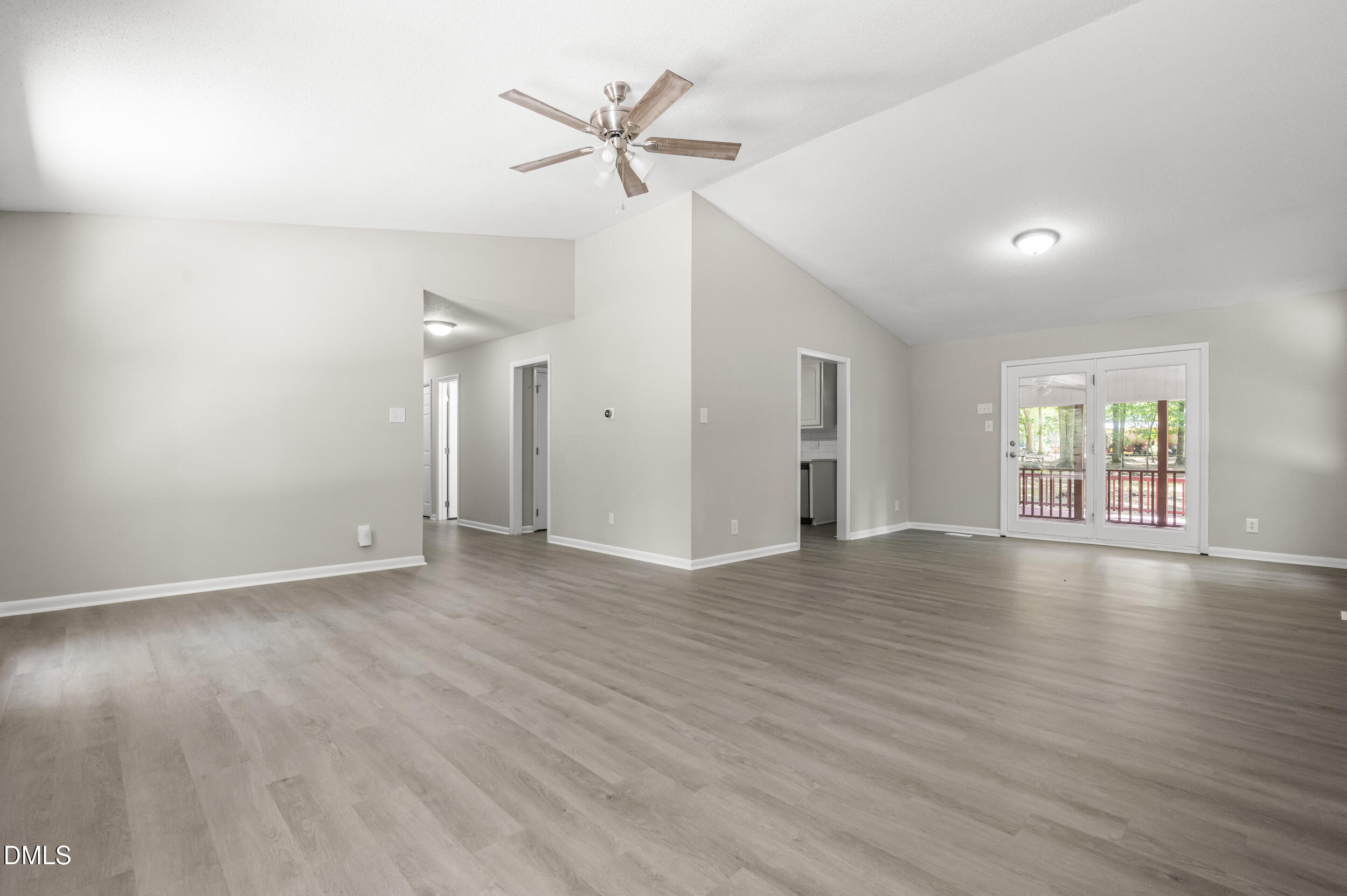 809 Royal Oaks Drive Property Photo 13