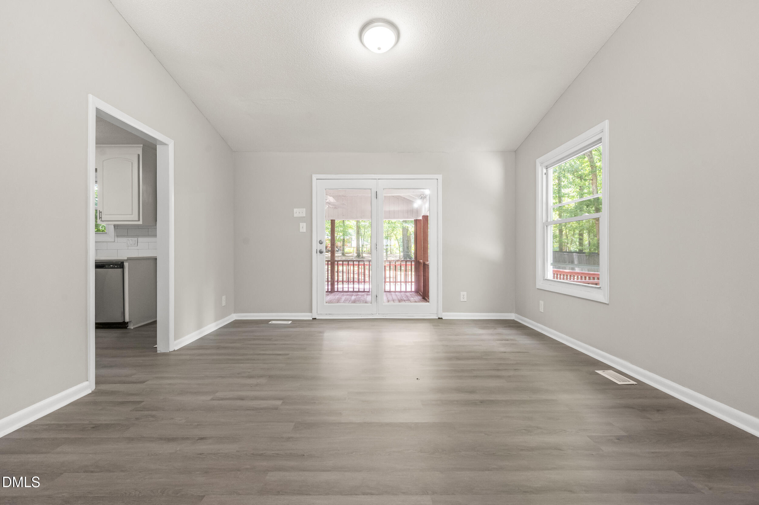809 Royal Oaks Drive Property Photo 15