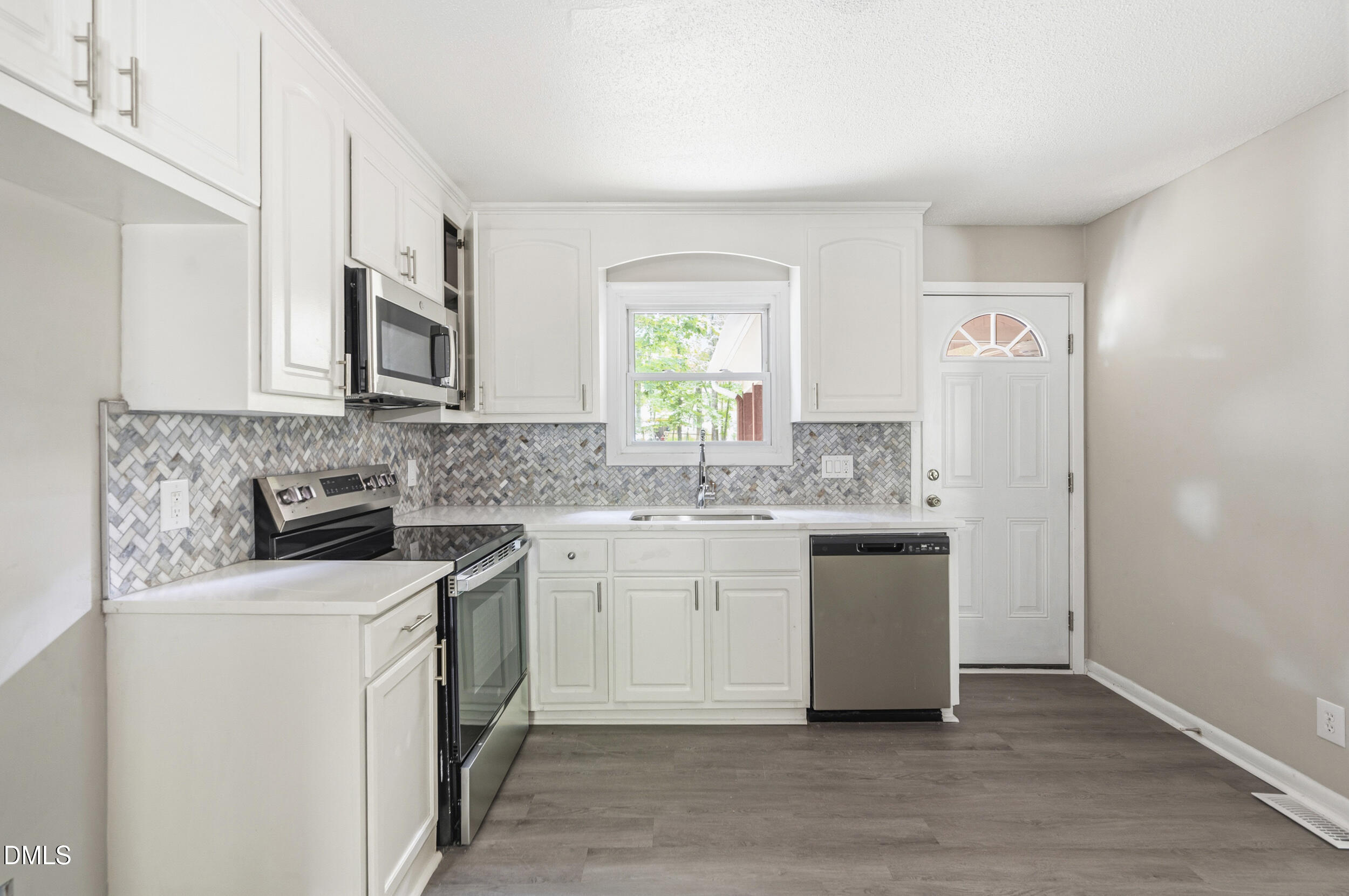 809 Royal Oaks Drive Property Photo 16