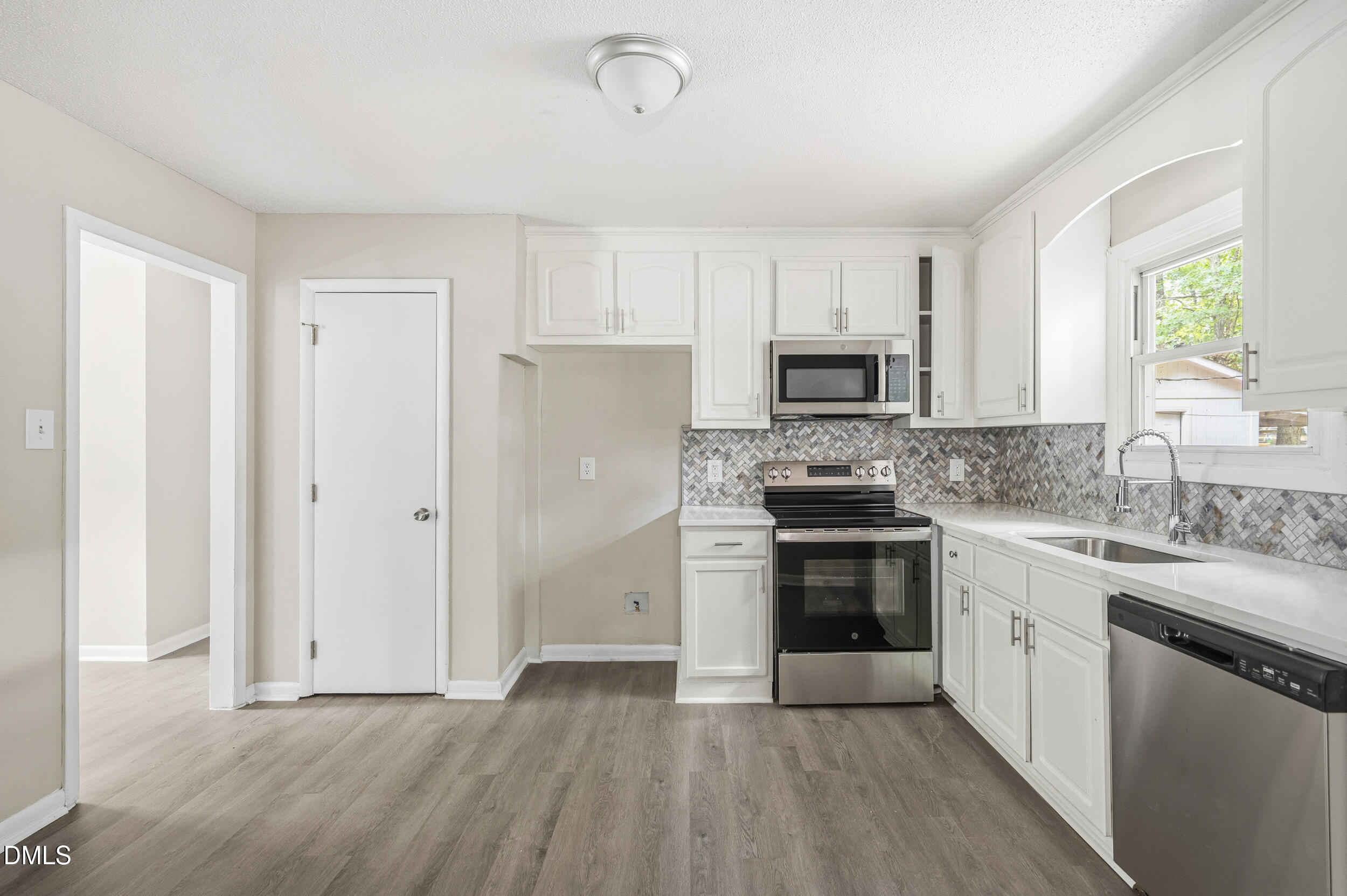 809 Royal Oaks Drive Property Photo 17
