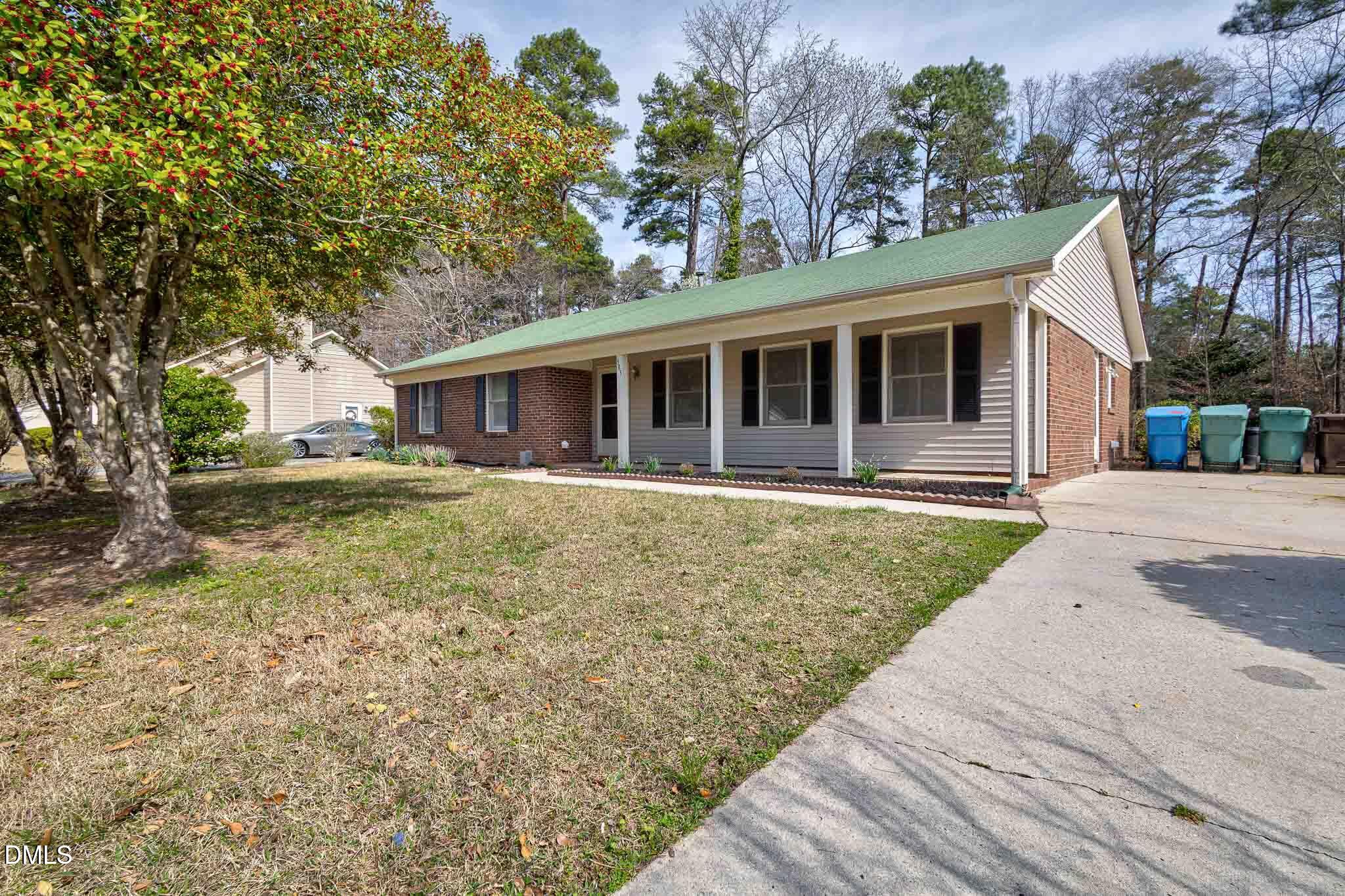 305 Reynolds Avenue Property Photo 2
