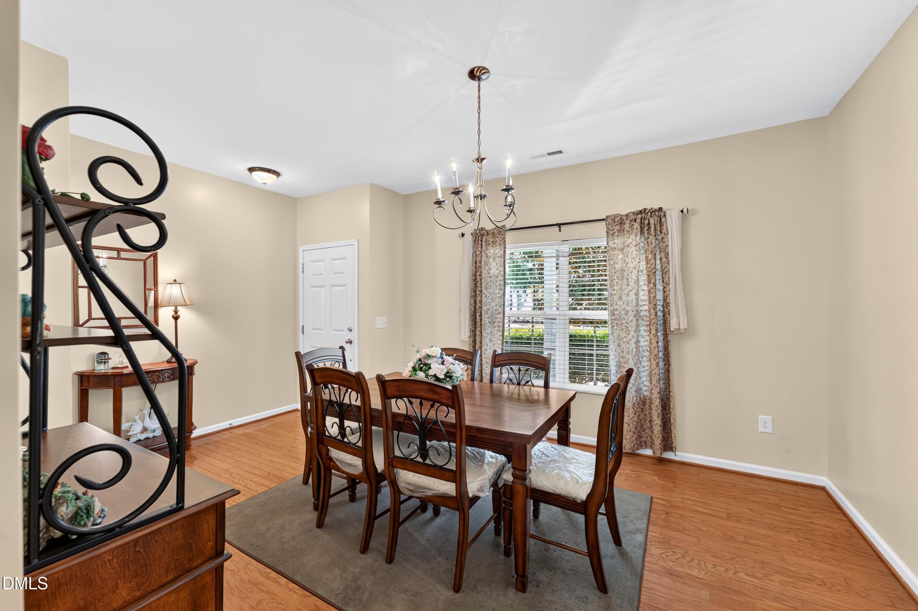 4912 Swanns Mill Drive Property Photo 8