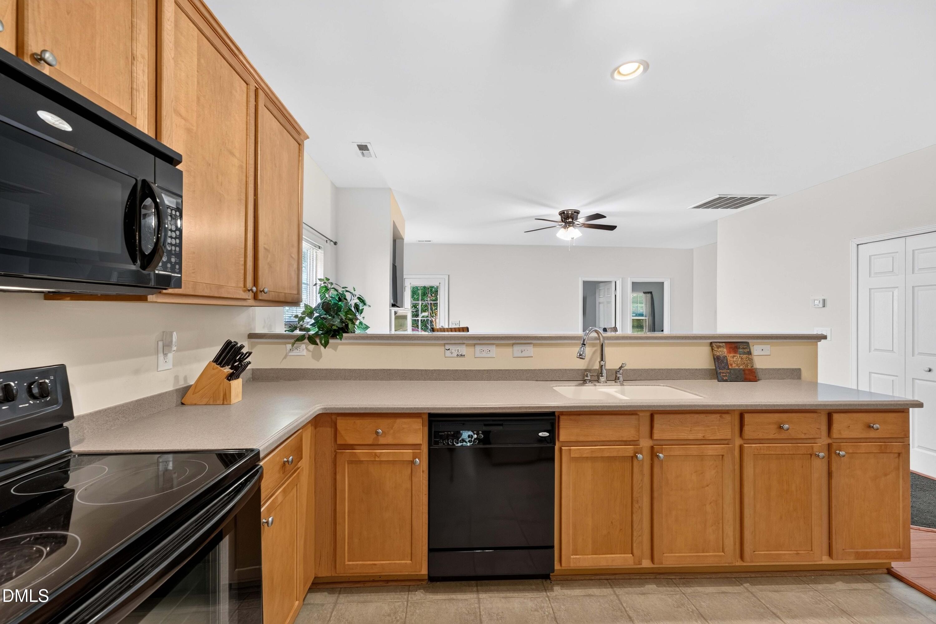 4912 Swanns Mill Drive Property Photo 10