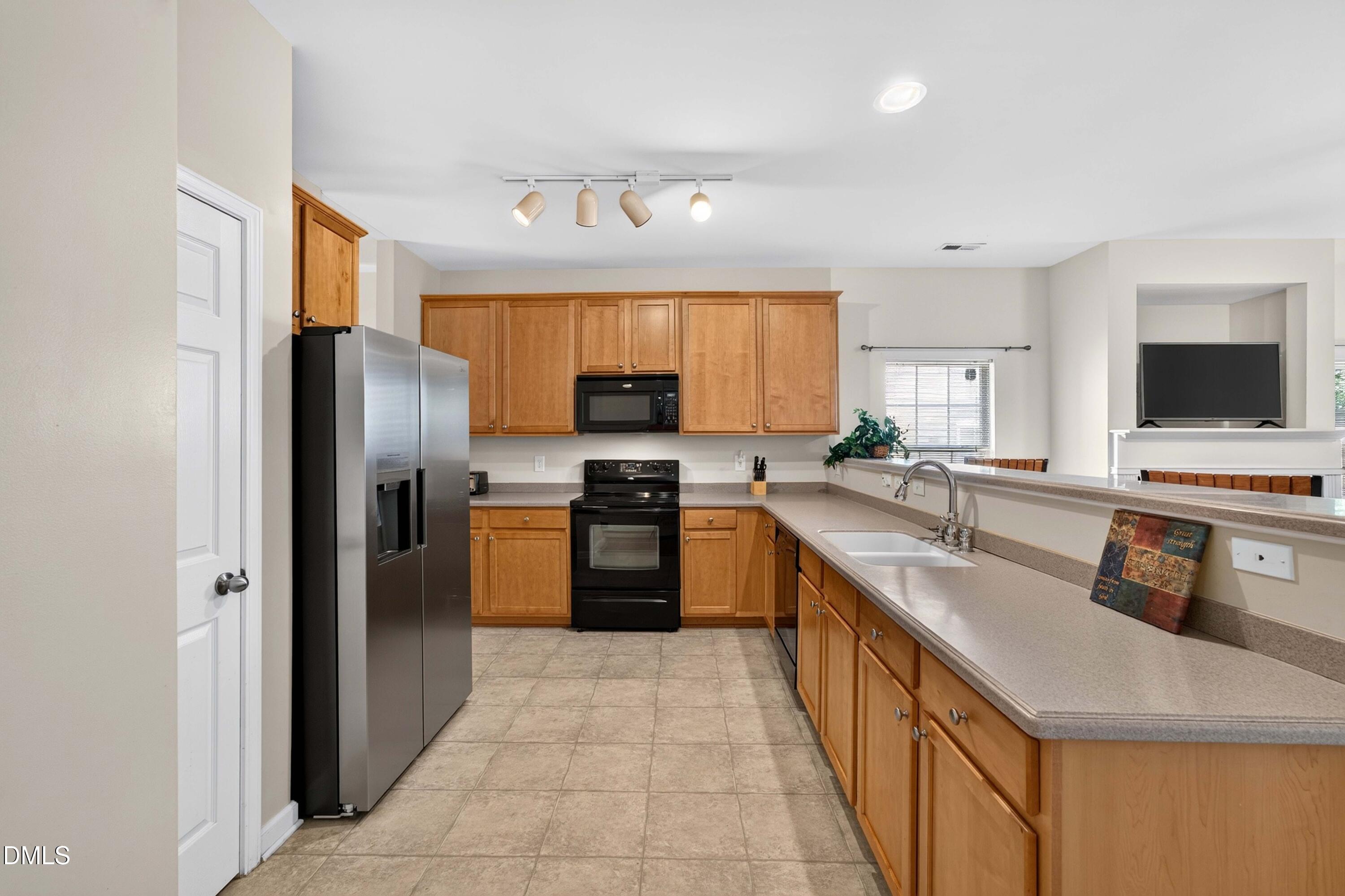 4912 Swanns Mill Drive Property Photo 11
