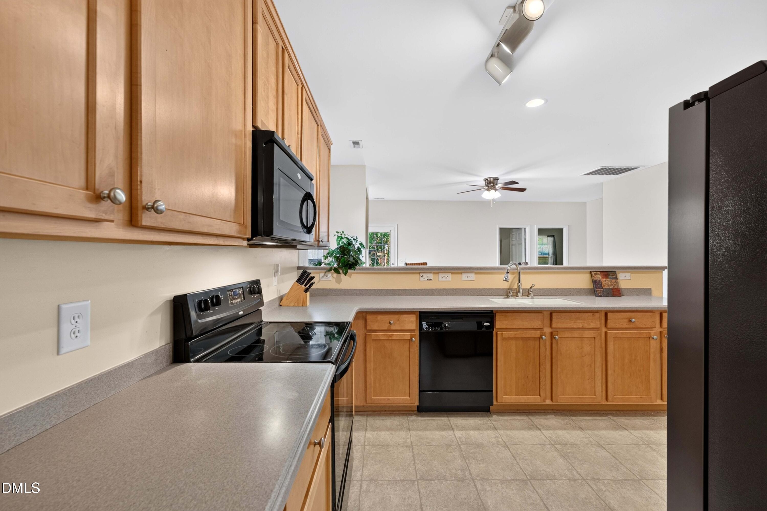 4912 Swanns Mill Drive Property Photo 12