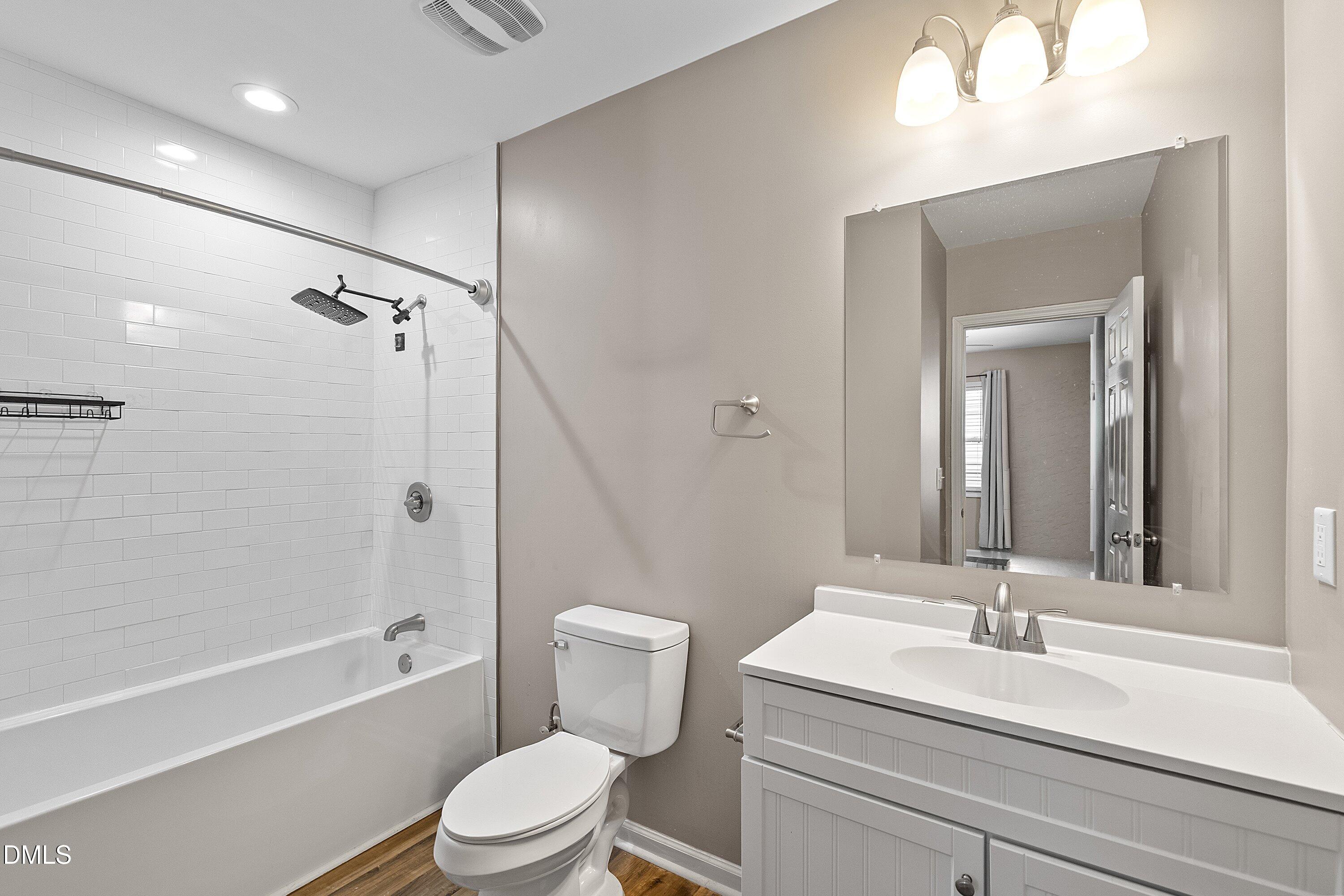 522 E Club Boulevard Property Photo 7