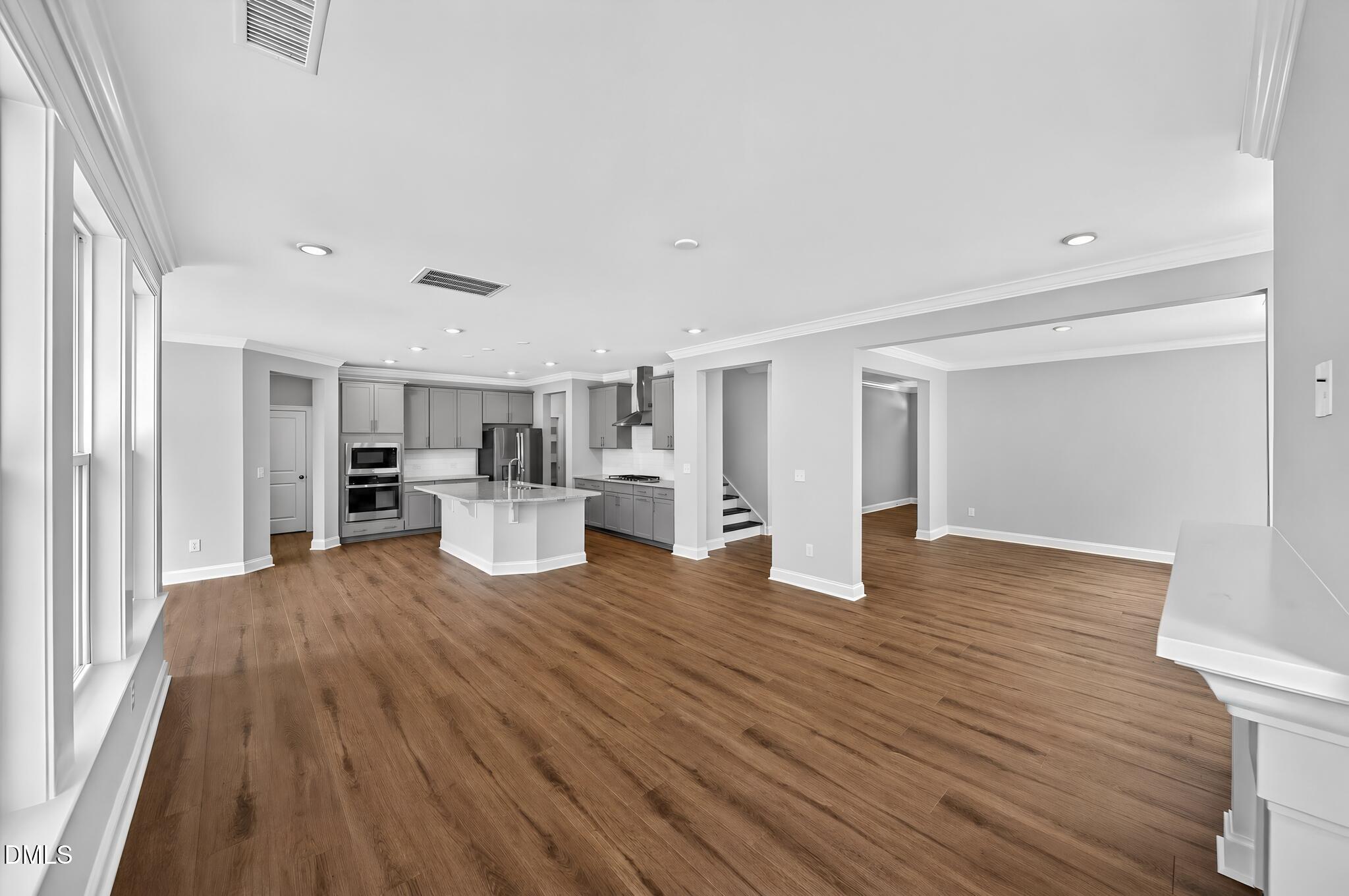 1169 Gooding Street Property Photo 4